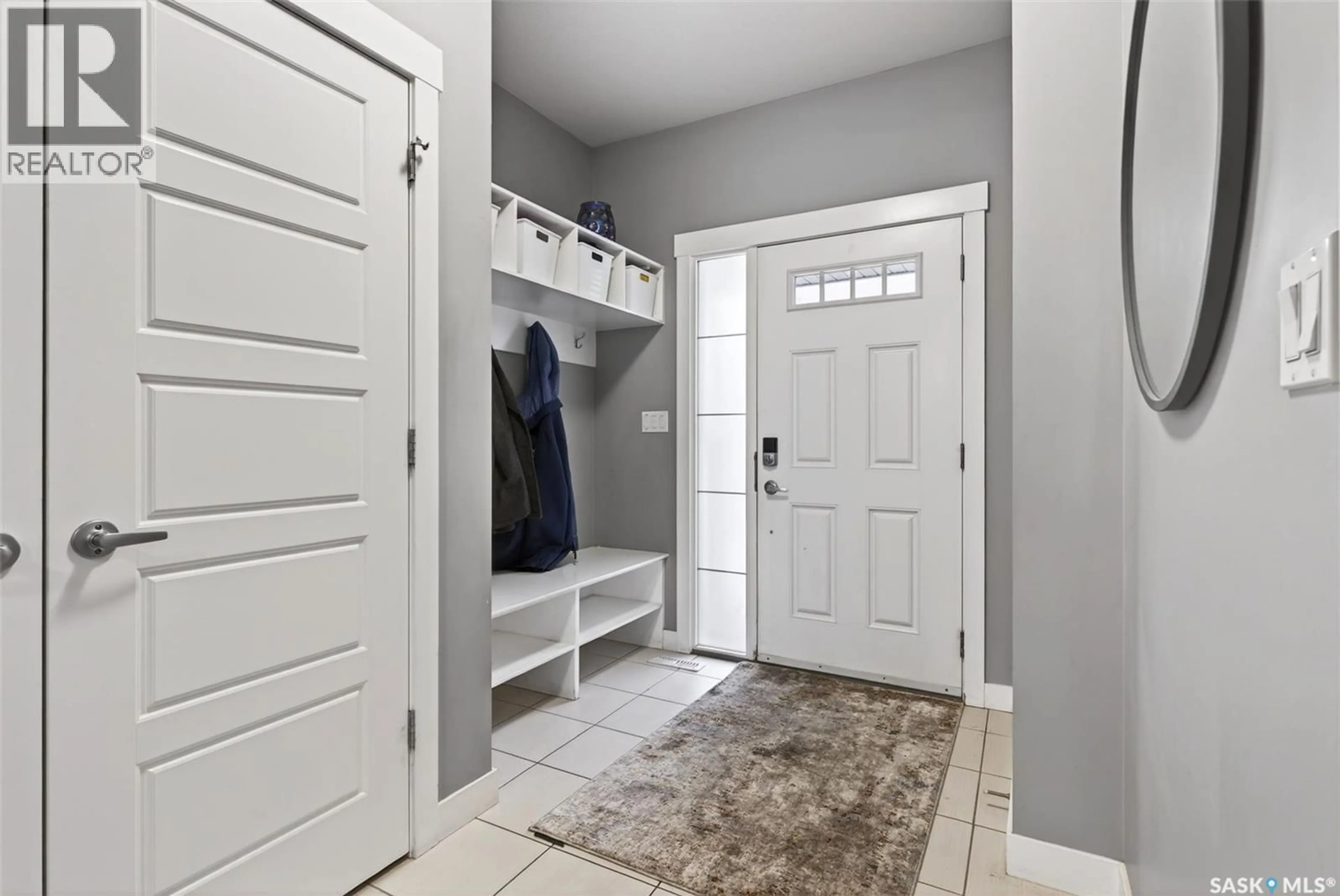Indoor entryway for E - 4533 GREEN ROCK ROAD, Regina Saskatchewan S4V3K4