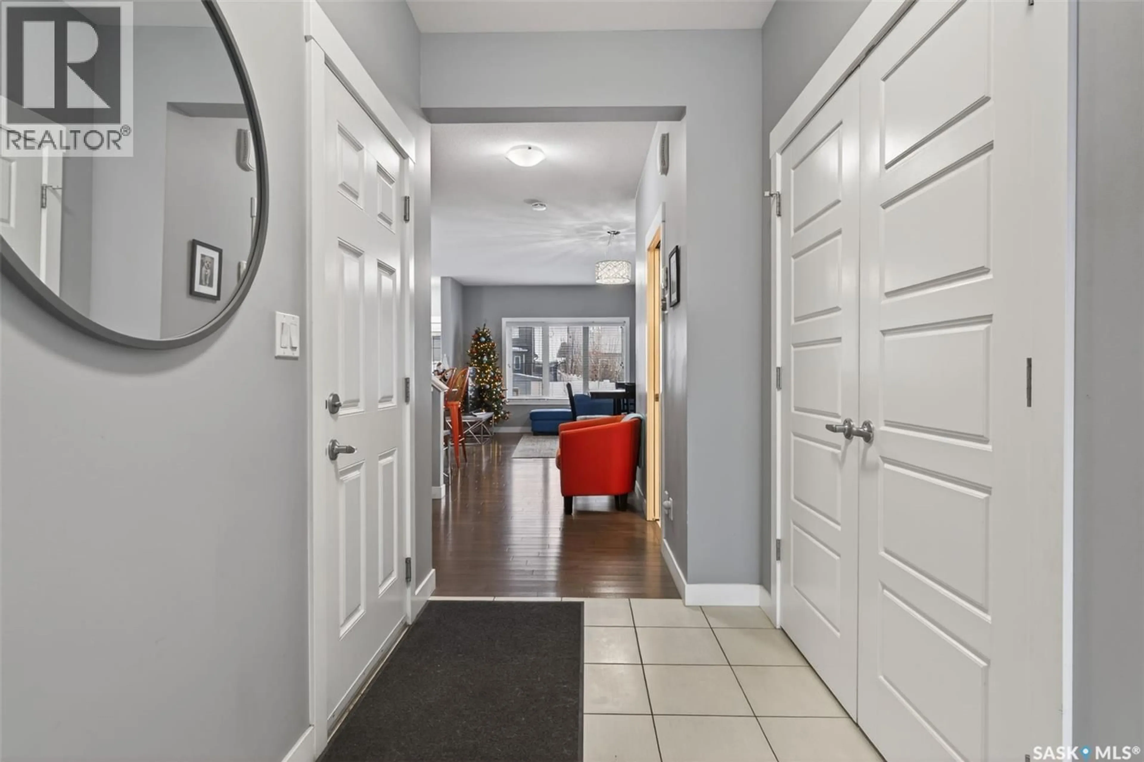 Indoor entryway for E - 4533 GREEN ROCK ROAD, Regina Saskatchewan S4V3K4