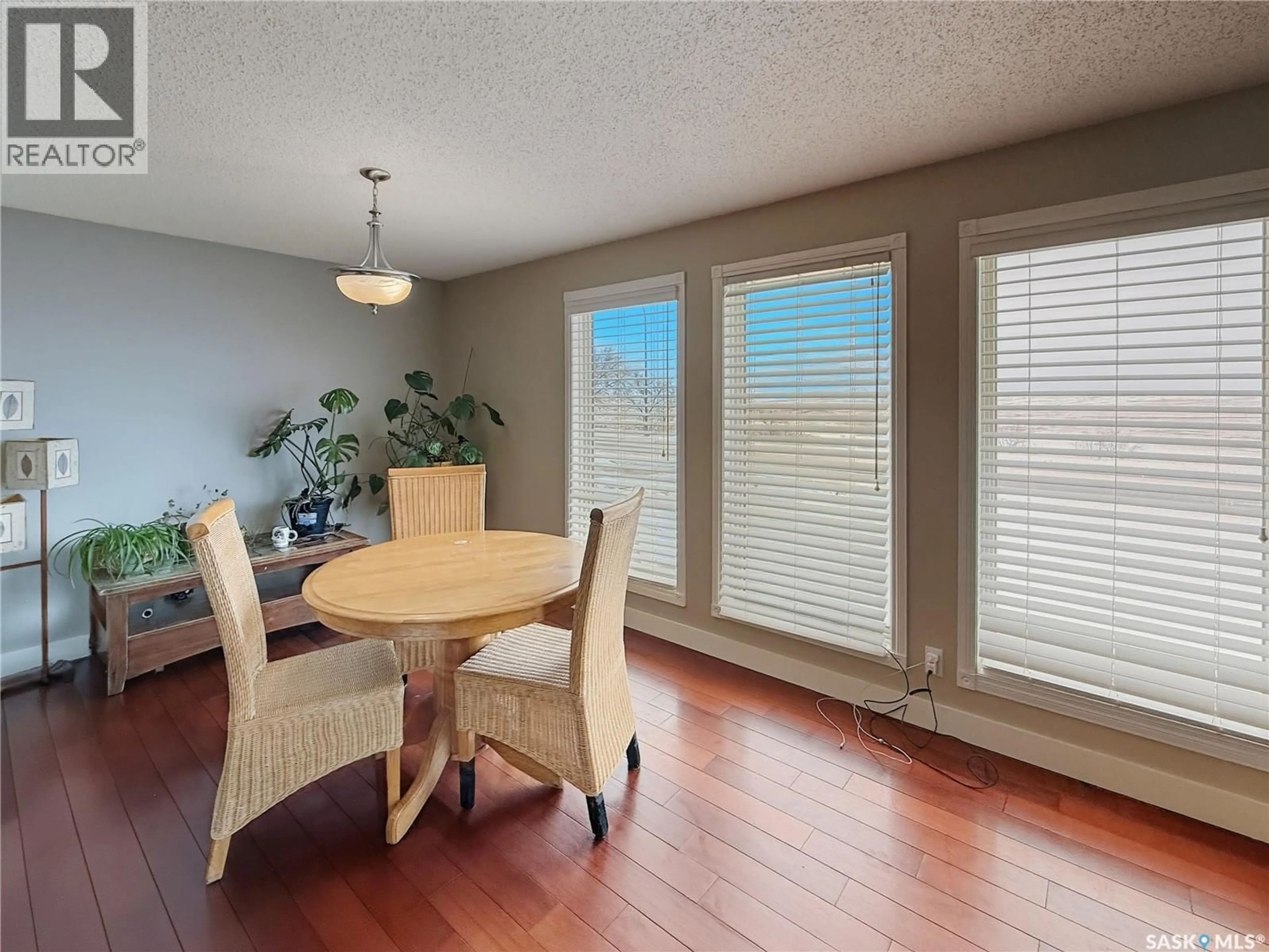 Dining room, wood/laminate floor for 344 BATTLEFORD TRAIL, Swift Current Saskatchewan S9H4N3