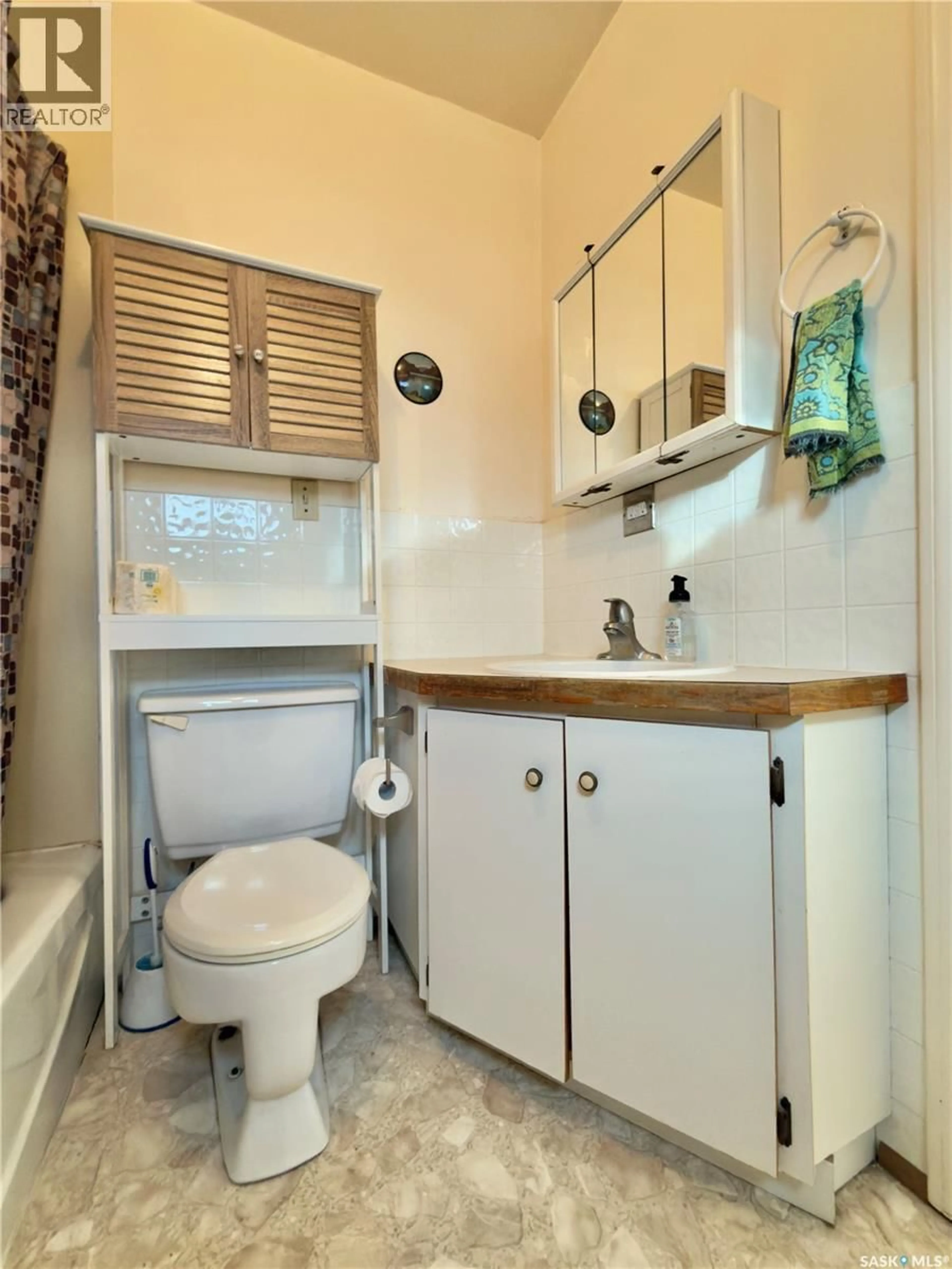 Standard bathroom, unknown for 221 ELSA STREET, Margo Saskatchewan S0A2M0