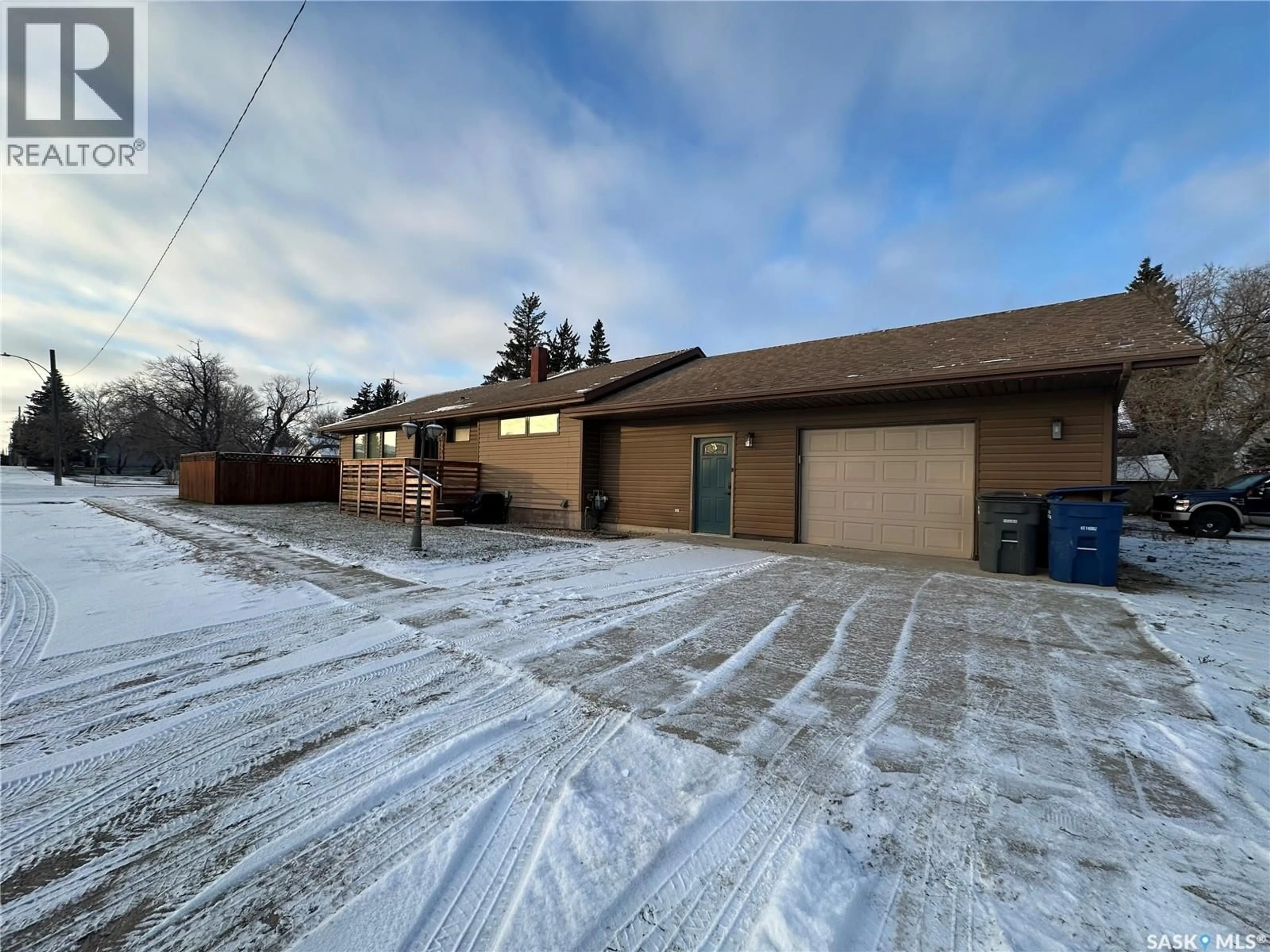 A pic from outside/outdoor area/front of a property/back of a property/a pic from drone, building for 801 5TH AVENUE, Whitewood Saskatchewan S0G5C0