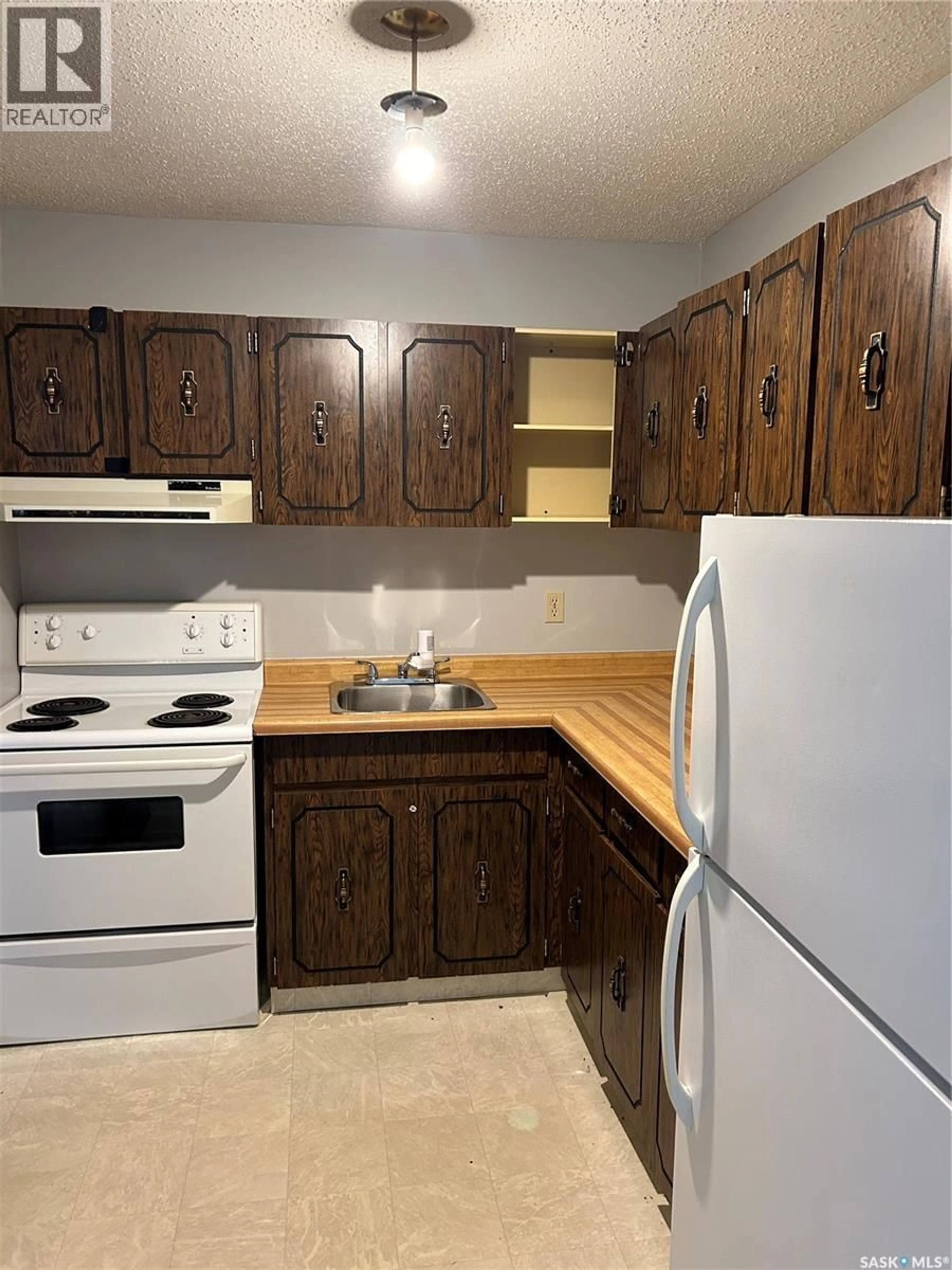 Standard kitchen, unknown for 52A NOLLET AVENUE, Regina Saskatchewan S4T7P9