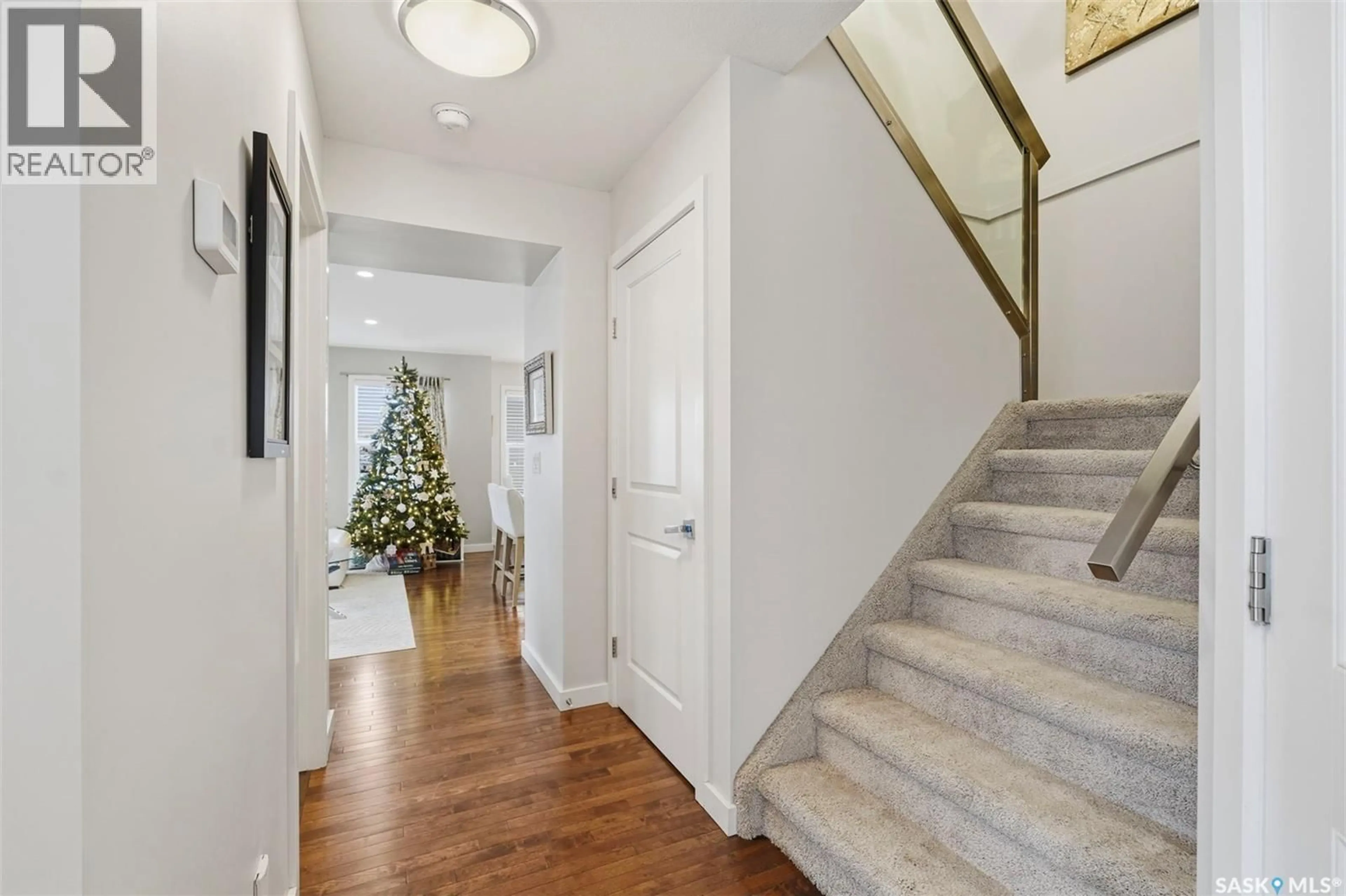 Indoor entryway for 213 455 REMPEL LANE, Saskatoon Saskatchewan S7T0R9