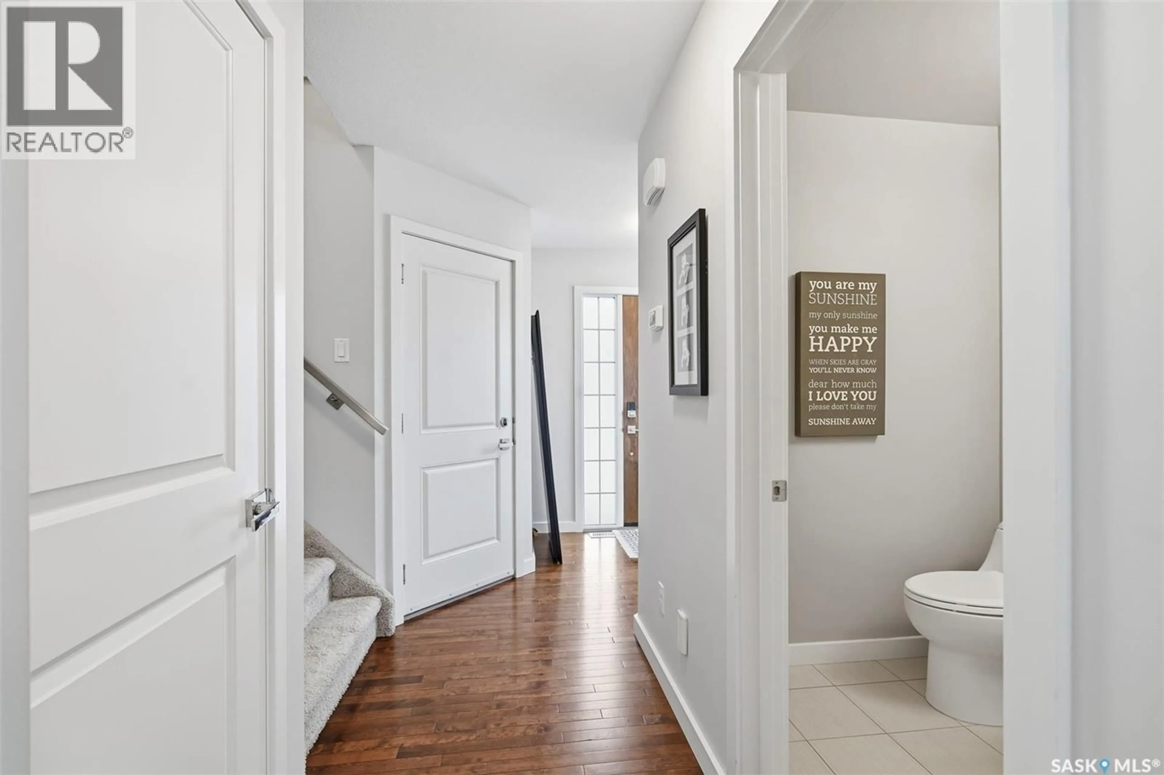 Indoor entryway for 213 455 REMPEL LANE, Saskatoon Saskatchewan S7T0R9