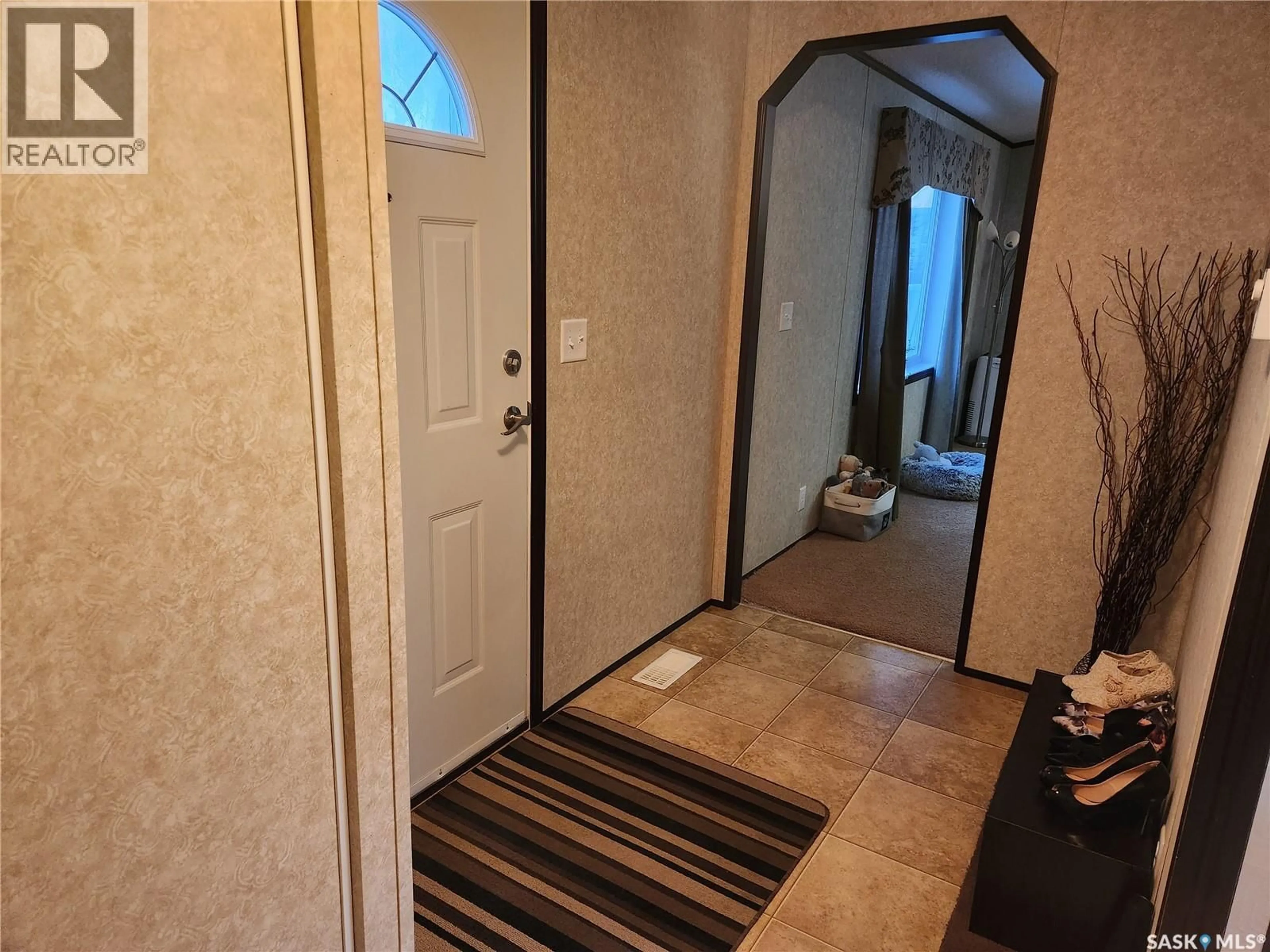 Indoor entryway for 2118 100B STREET, Tisdale Saskatchewan S0E1T0