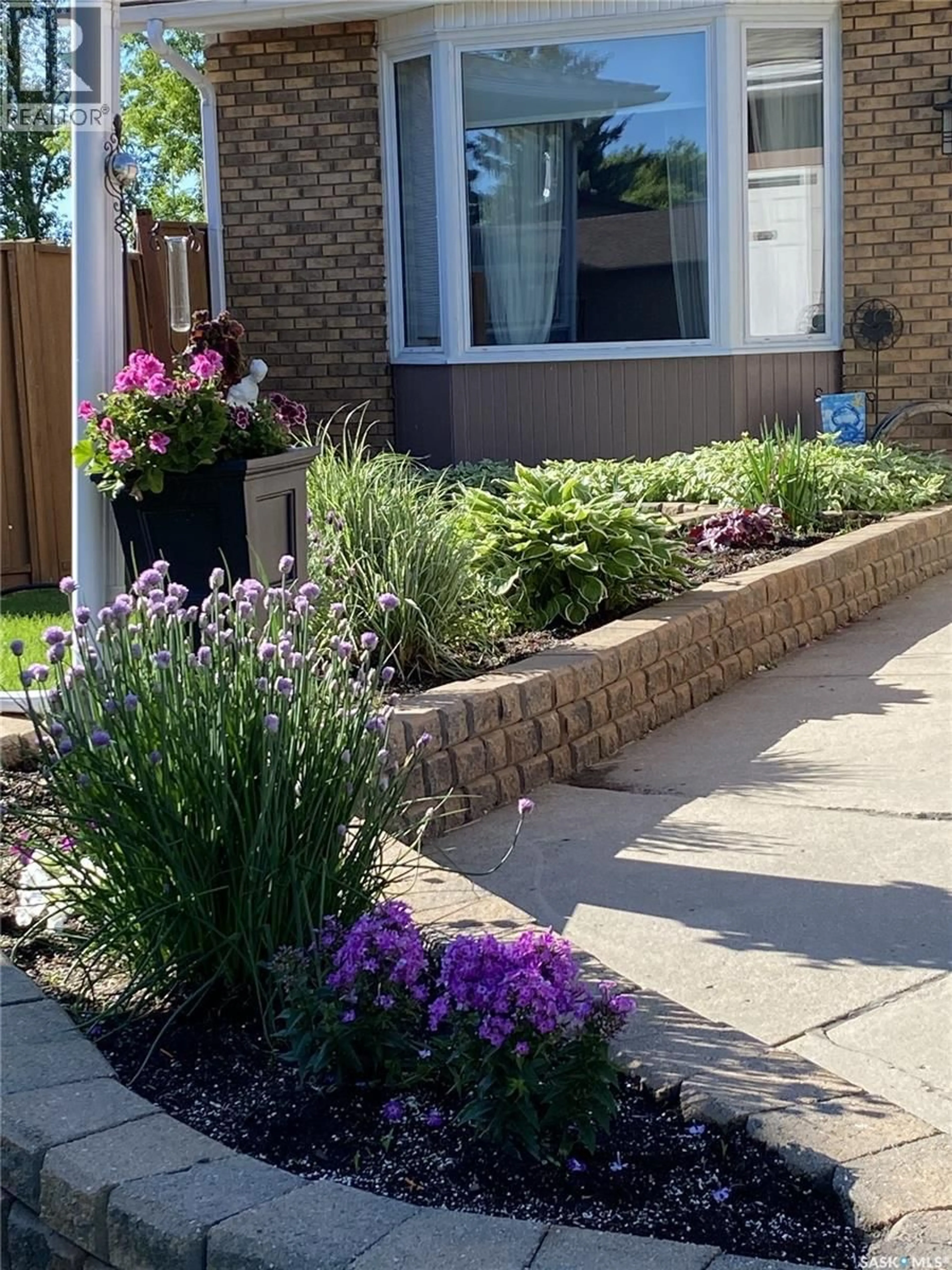 Unknown for 734 WOLLASTON COURT, Saskatoon Saskatchewan S7J4E5