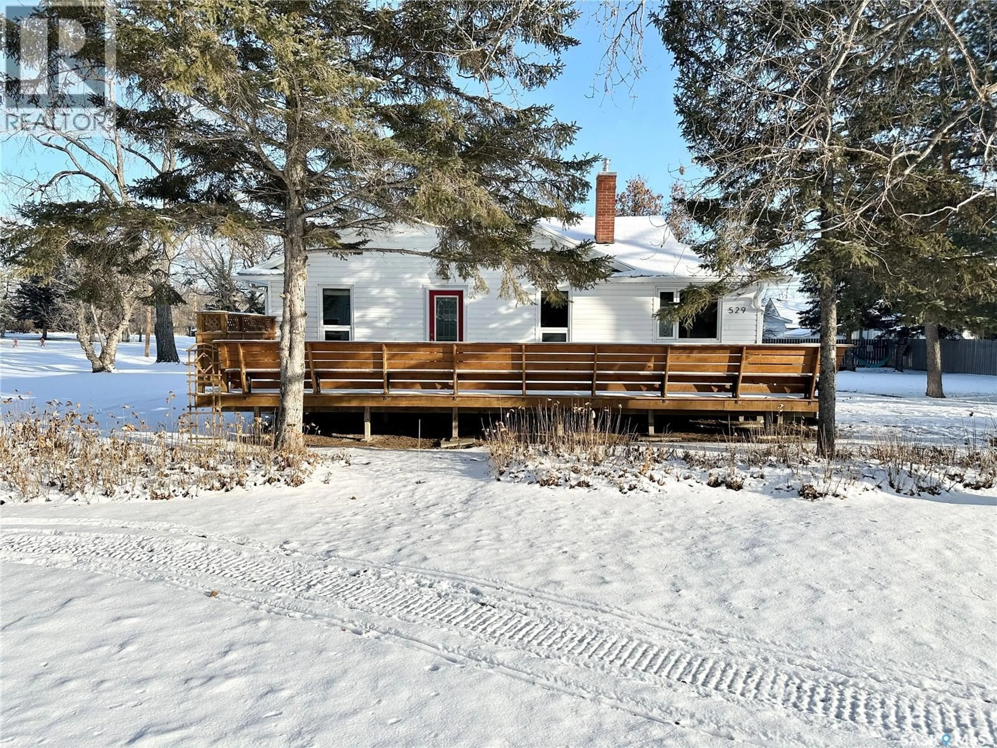 A pic from outside/outdoor area/front of a property/back of a property/a pic from drone, street for 529 MONTGOMERY STREET, Midale Saskatchewan S0C1S0