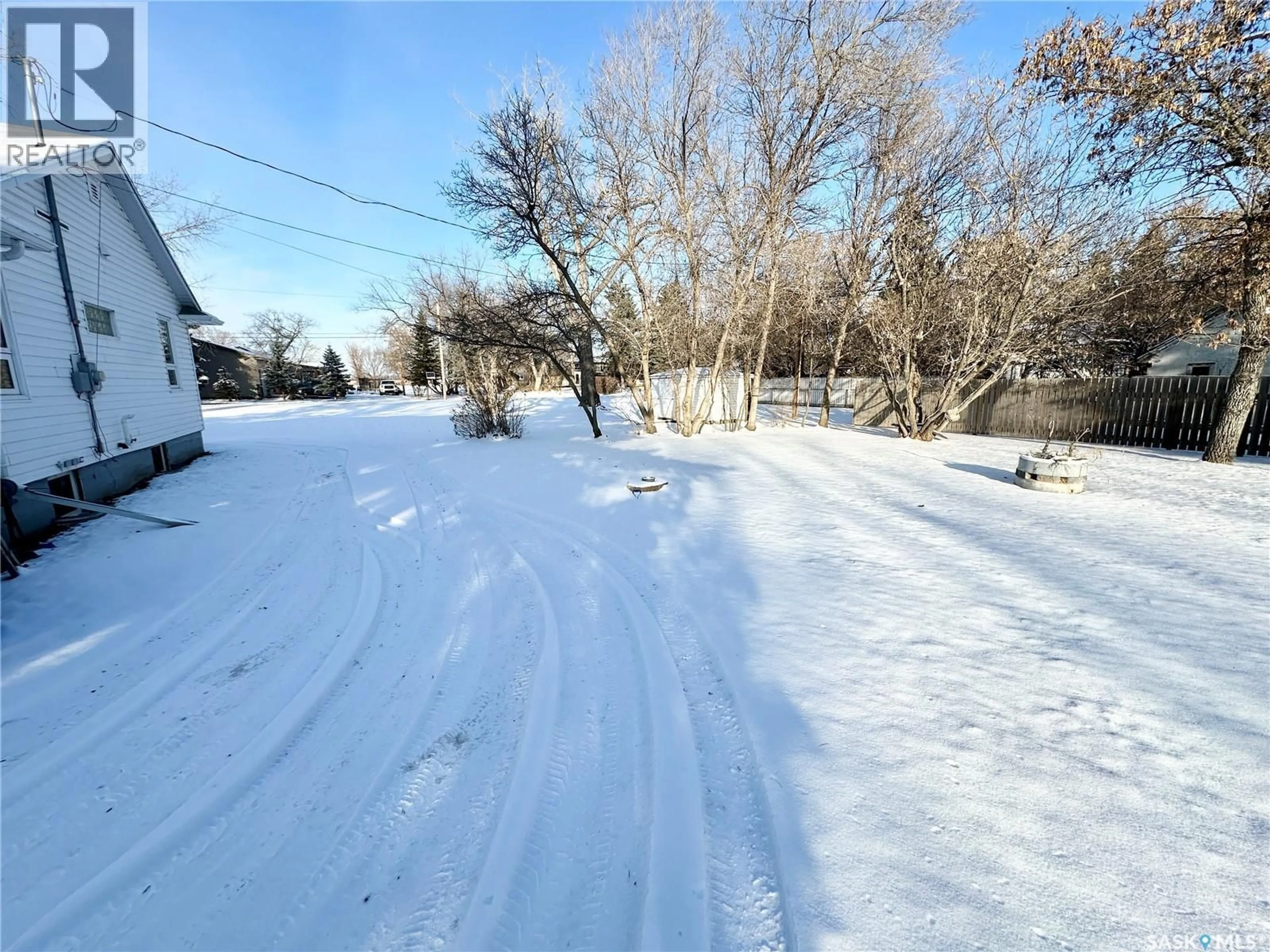 A pic from outside/outdoor area/front of a property/back of a property/a pic from drone, street for 529 MONTGOMERY STREET, Midale Saskatchewan S0C1S0