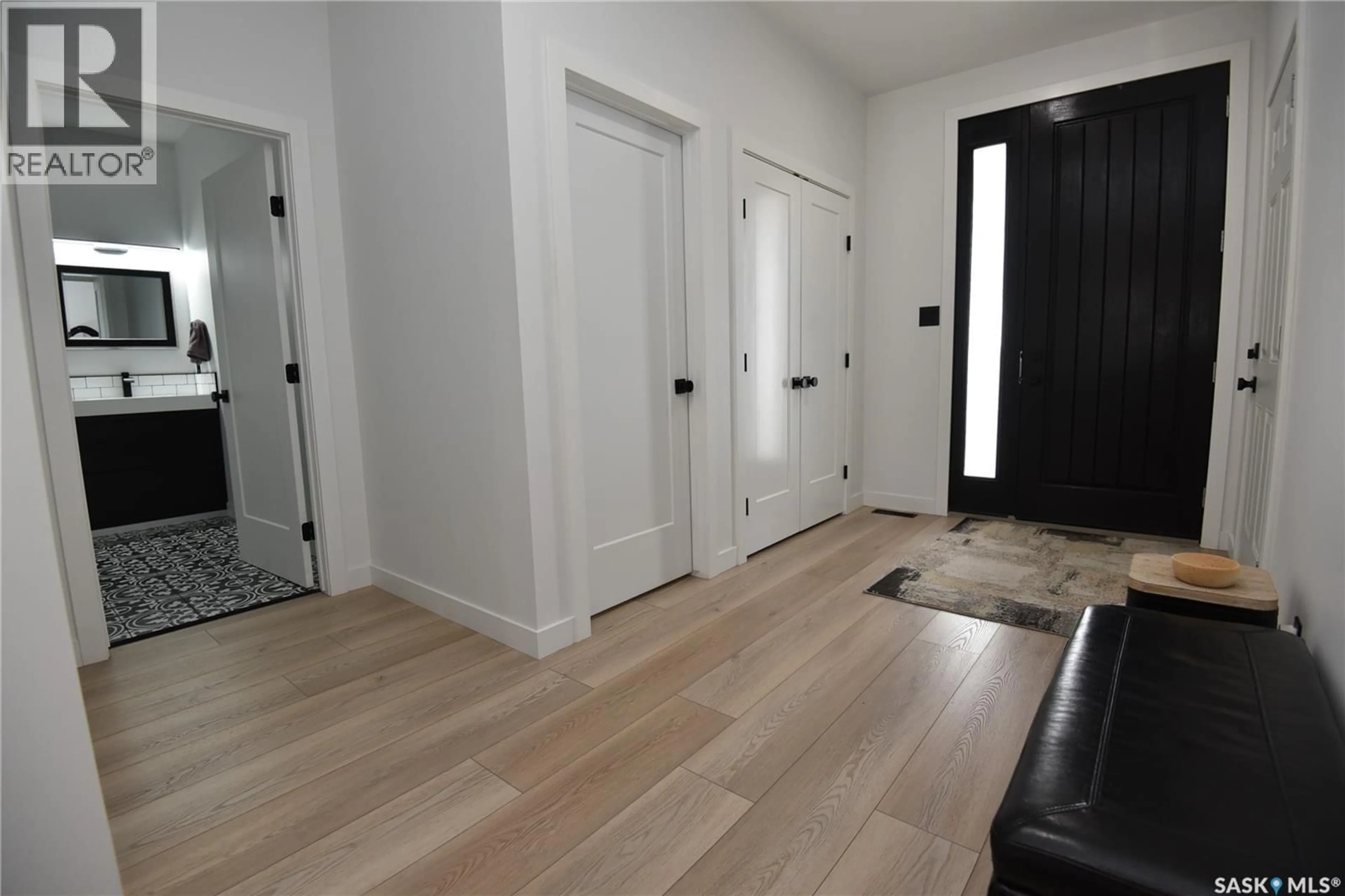 Indoor entryway for 302 COVENTRY CRESCENT, Nipawin Saskatchewan S0E1E0