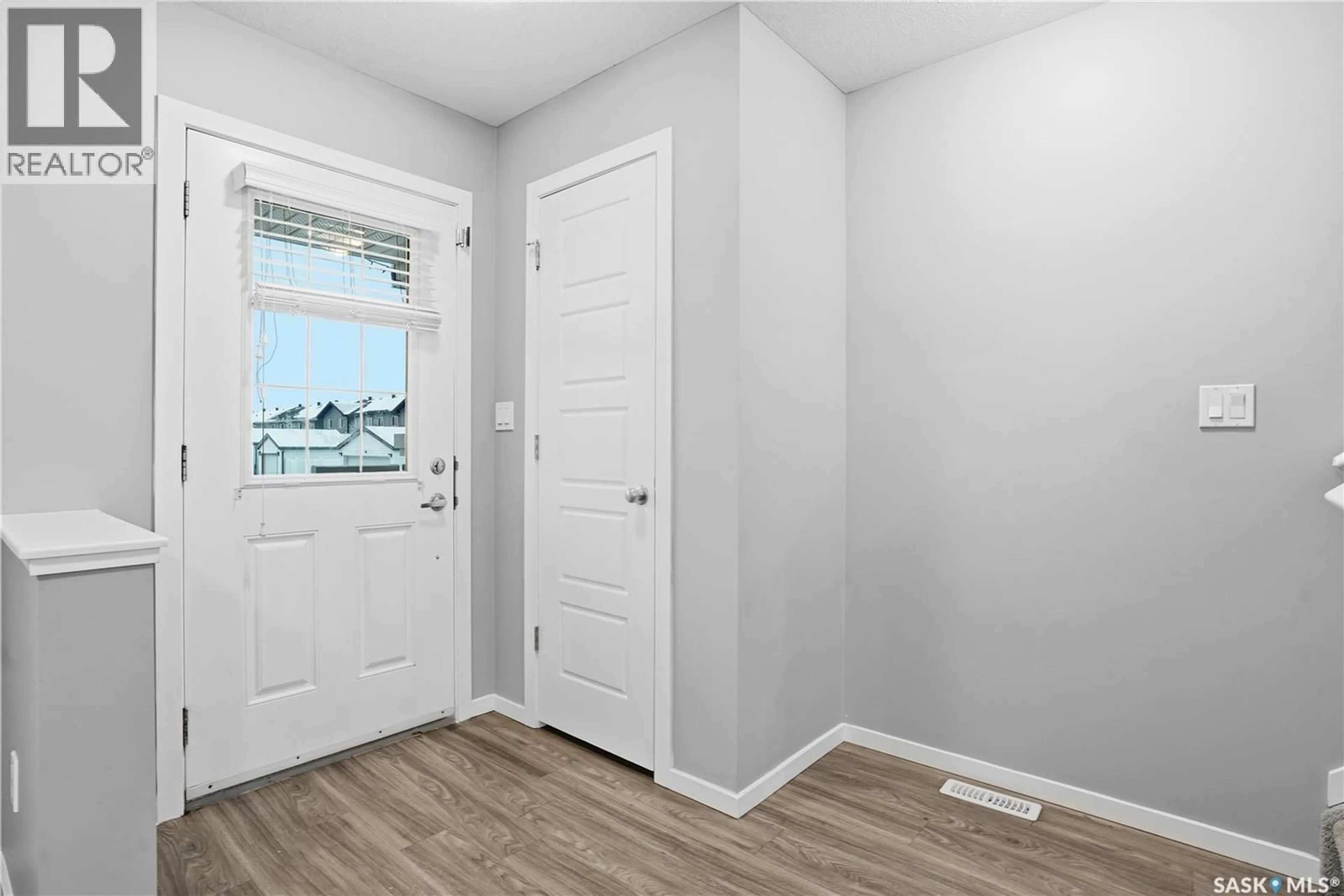 Indoor entryway for 3429 GREEN LAVENDER DRIVE, Regina Saskatchewan S4V3M6