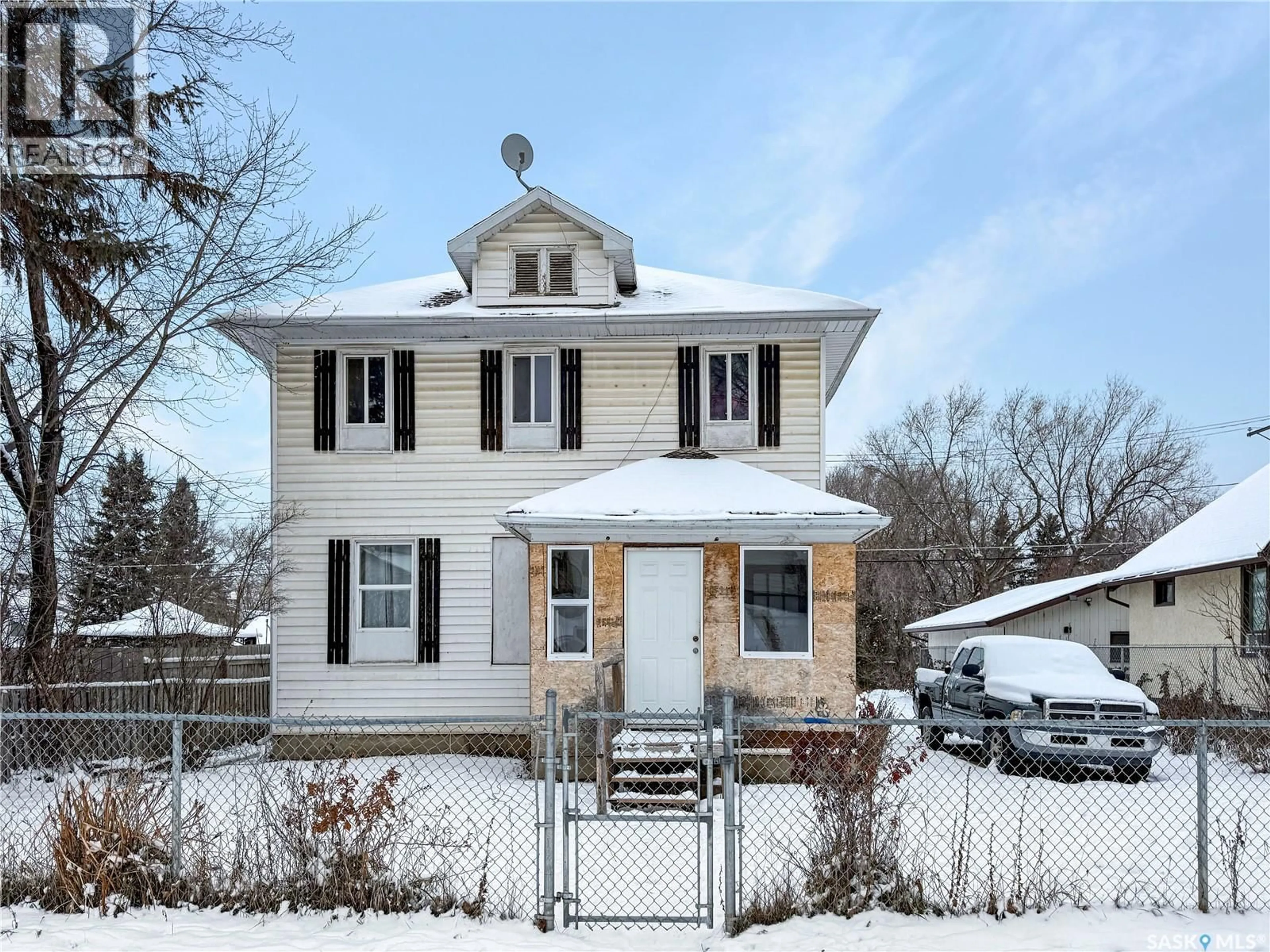 Home with vinyl exterior material, street for 538 13TH STREET, Prince Albert Saskatchewan S6V3G7