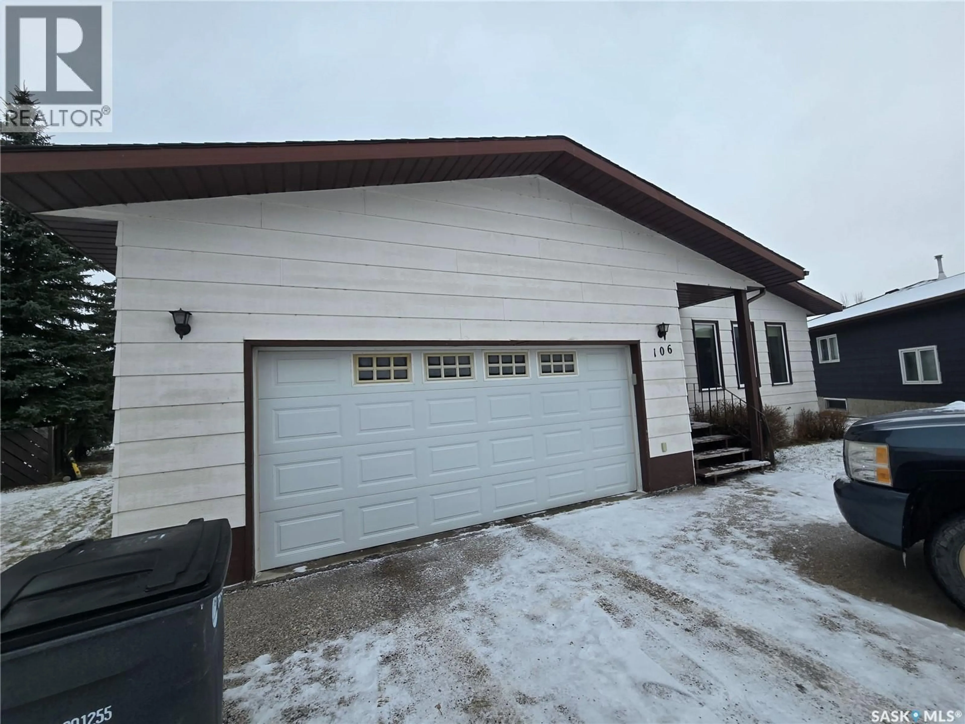 Indoor garage for 106 ALEXANDER BAY, Kipling Saskatchewan S0G2S0