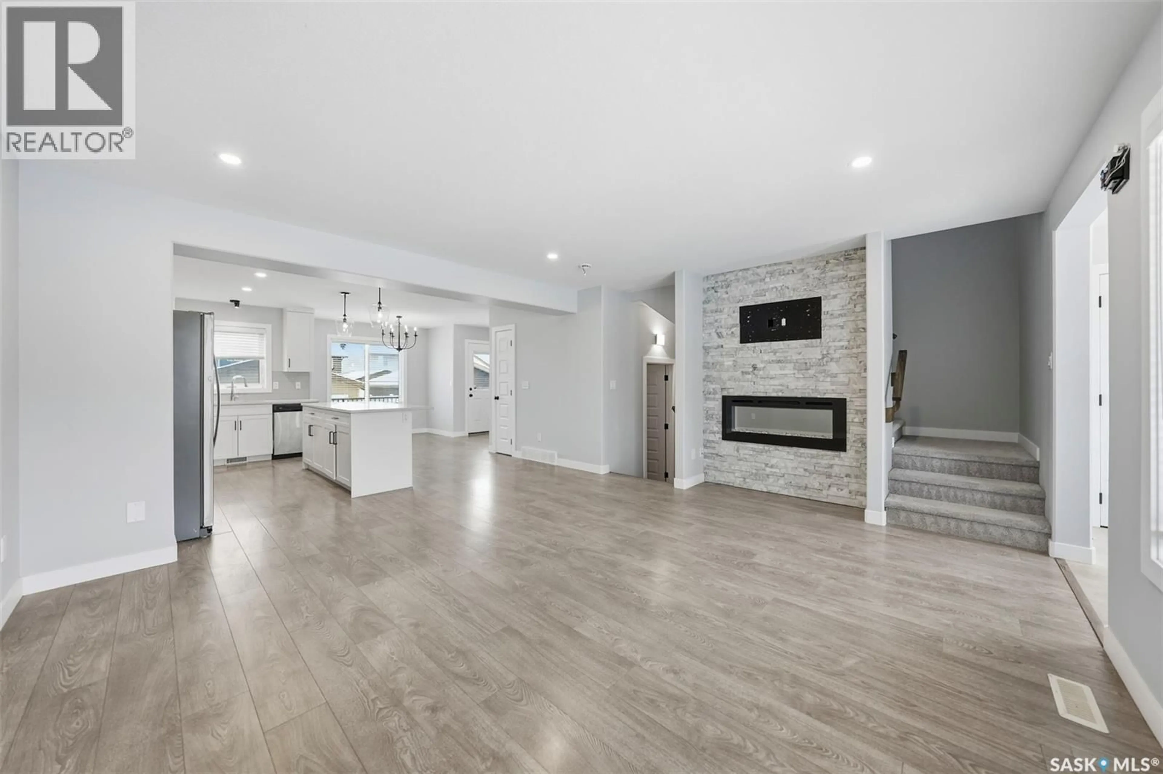 Open concept kitchen, unknown for 806 MCFAULL RISE, Saskatoon Saskatchewan S7V0S6