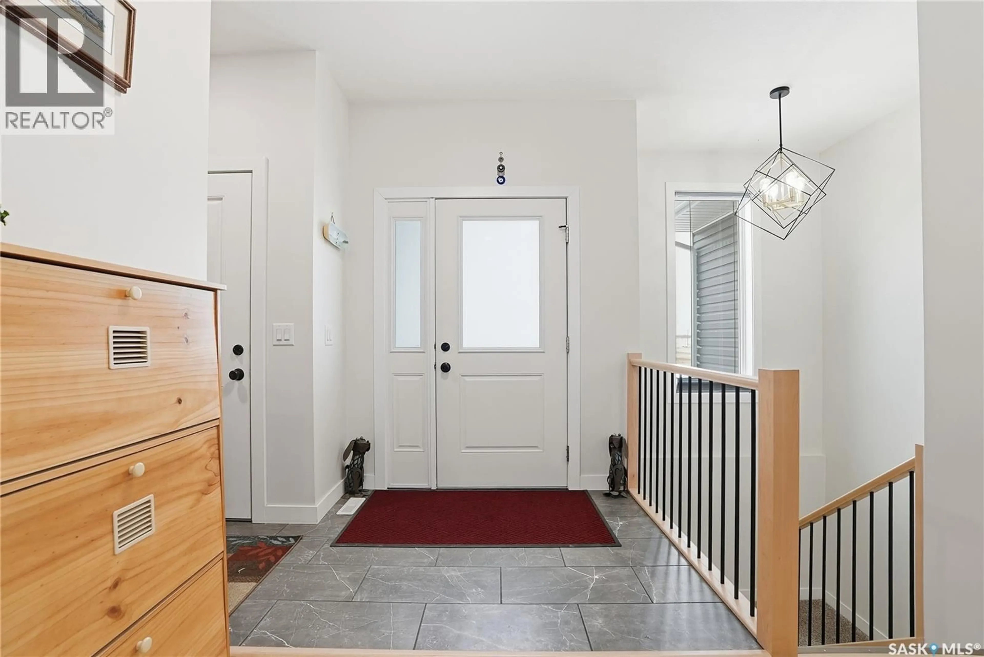 Indoor entryway for 502 16TH AVENUE, Humboldt Saskatchewan S0K2A0