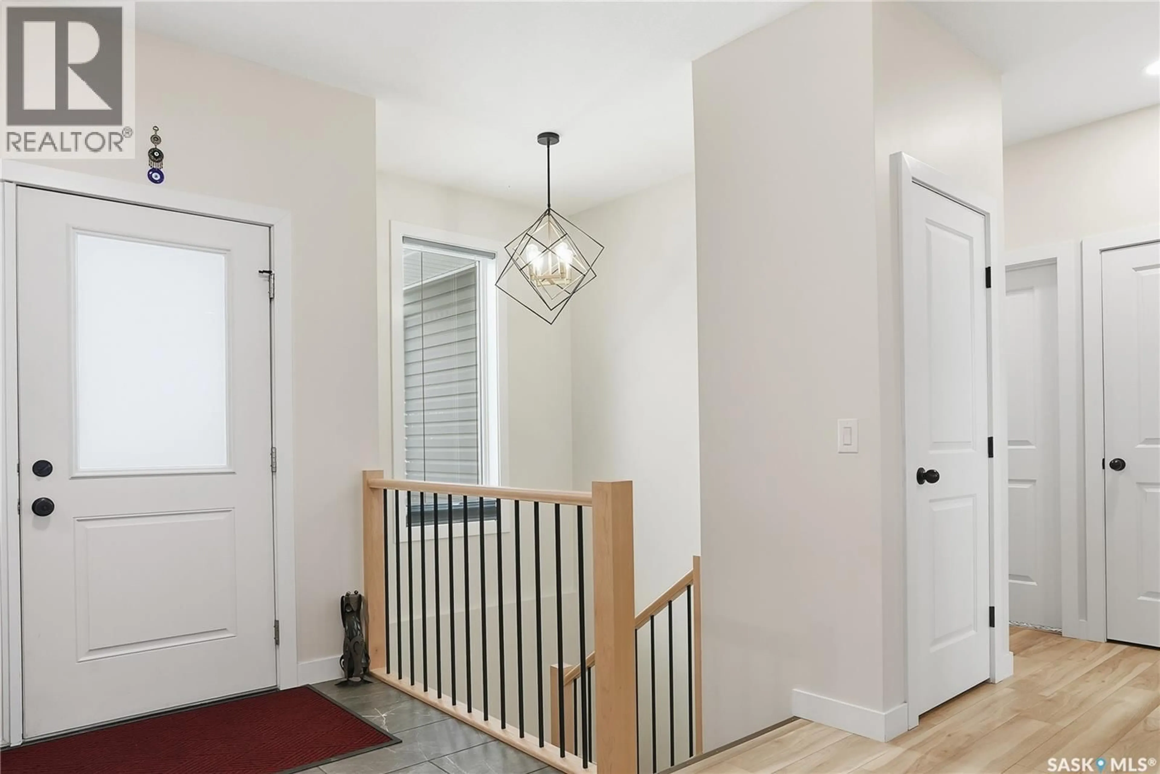 Indoor entryway for 502 16TH AVENUE, Humboldt Saskatchewan S0K2A0