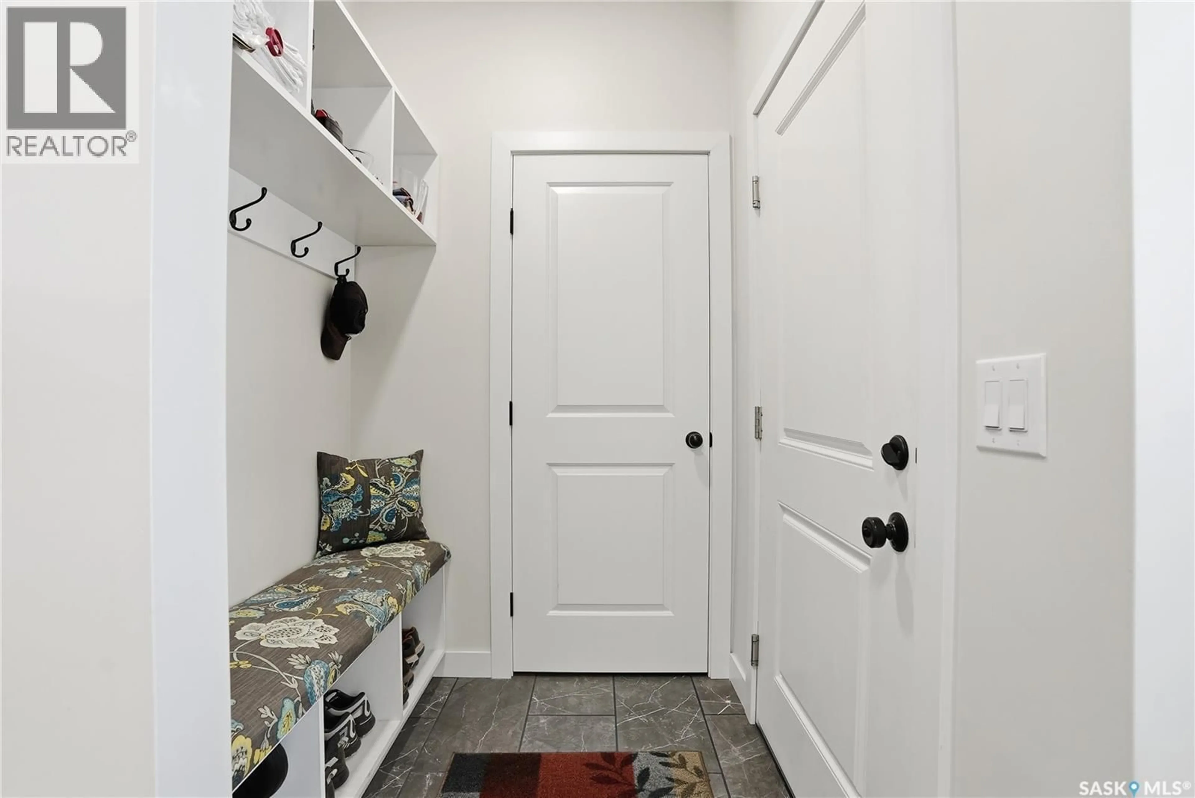 Indoor entryway for 502 16TH AVENUE, Humboldt Saskatchewan S0K2A0