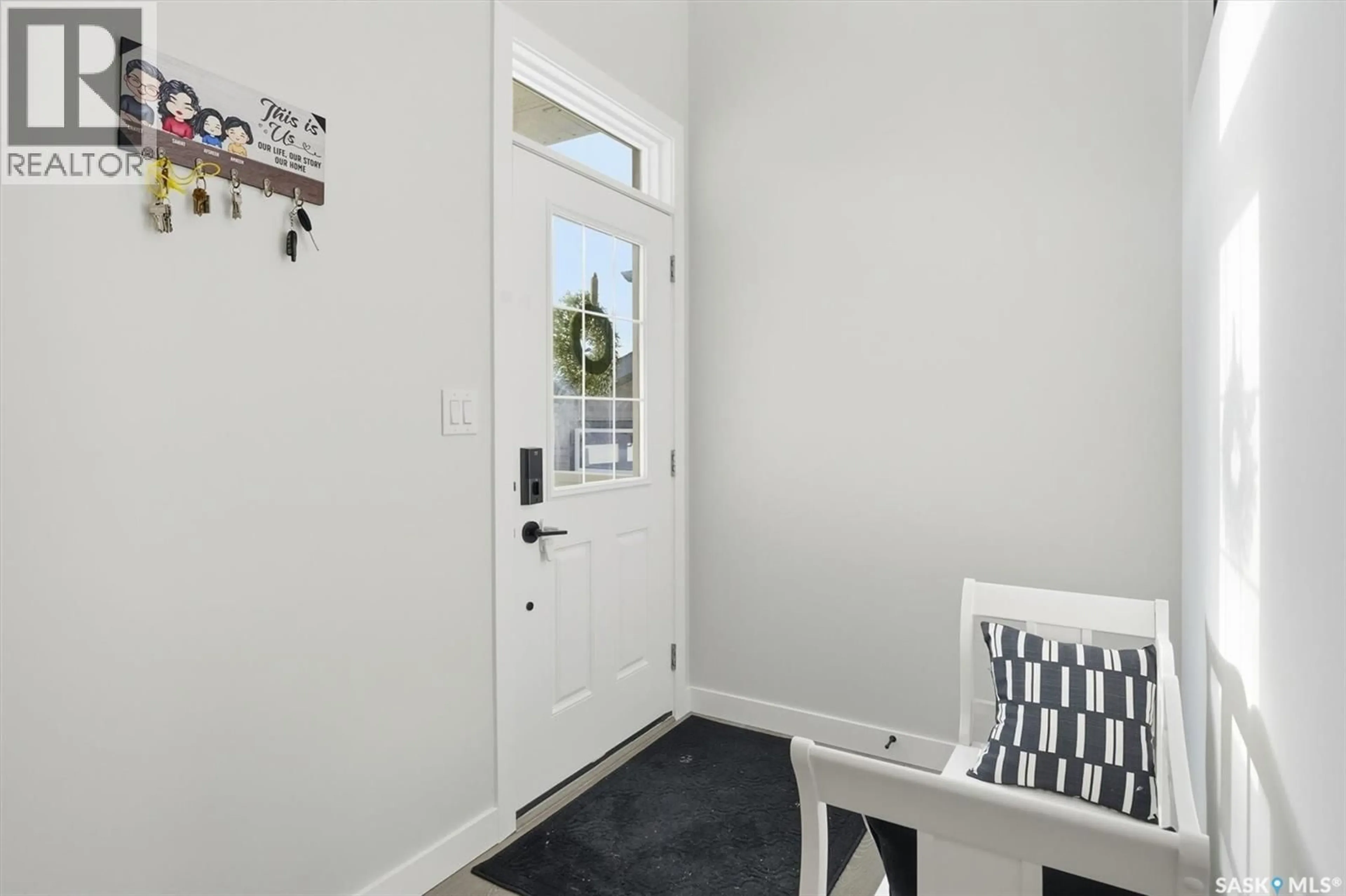 Indoor entryway for 206 PEPPER COURT, Saskatoon Saskatchewan S7V1S6