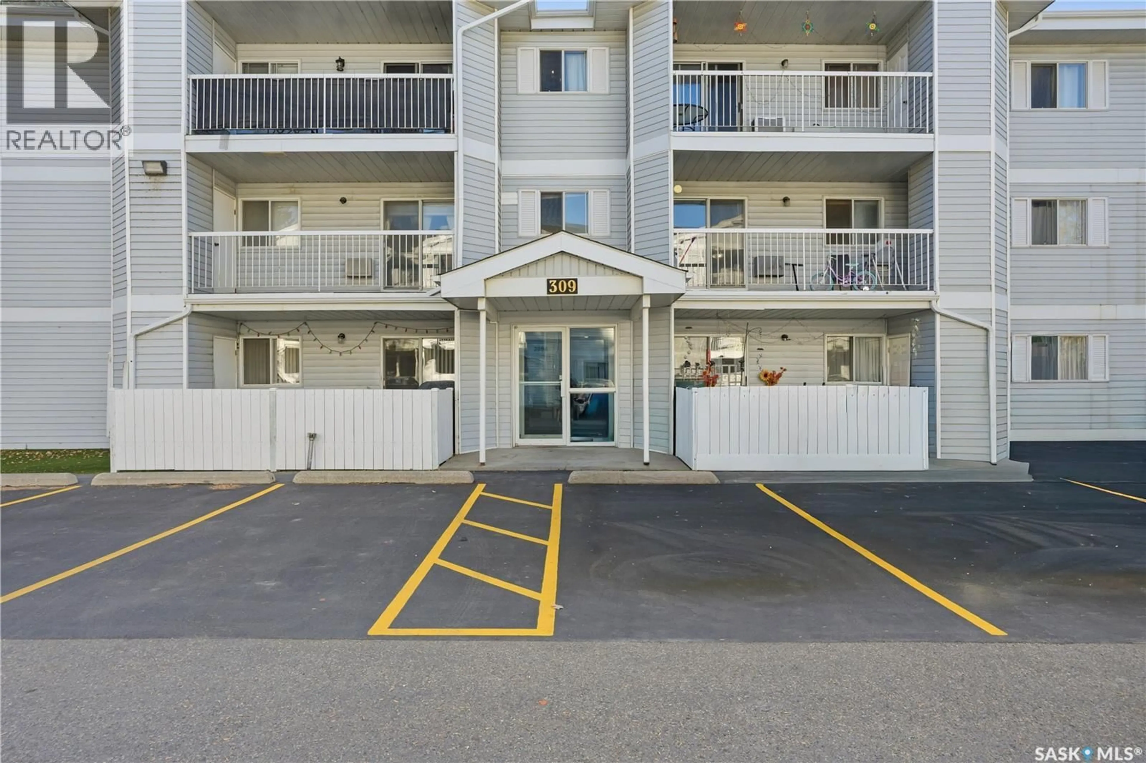 Patio, unknown for 309A - 301 CREE CRESCENT, Saskatoon Saskatchewan S7K7Y3