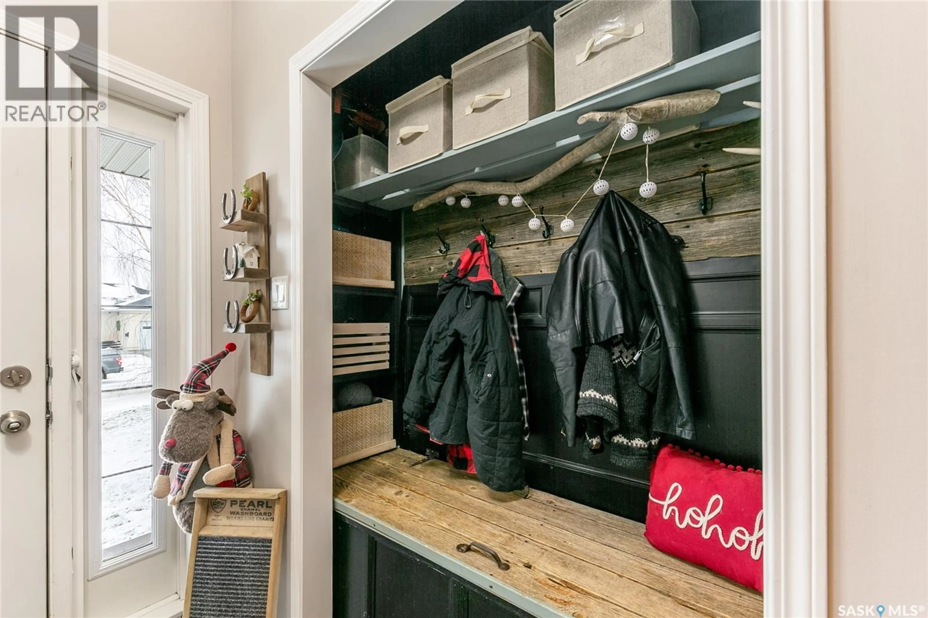 Laundry room for 5 ROSEWOOD DRIVE, Lumsden Saskatchewan S0G3C0