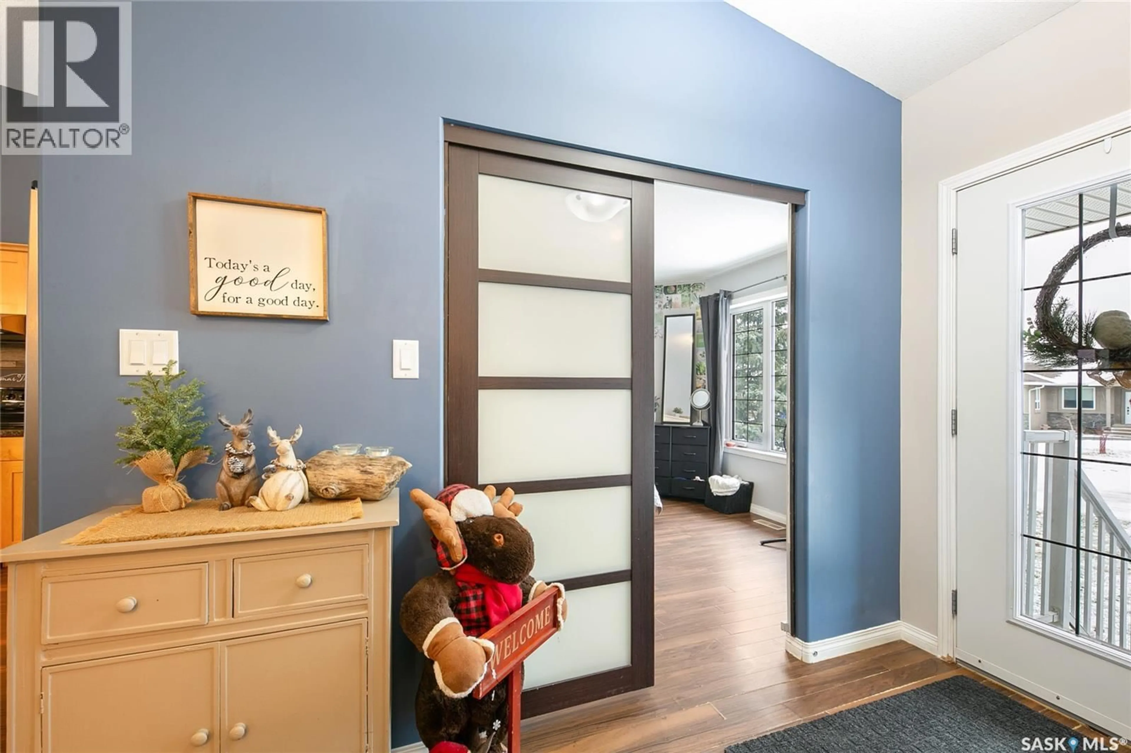 Indoor entryway for 5 ROSEWOOD DRIVE, Lumsden Saskatchewan S0G3C0