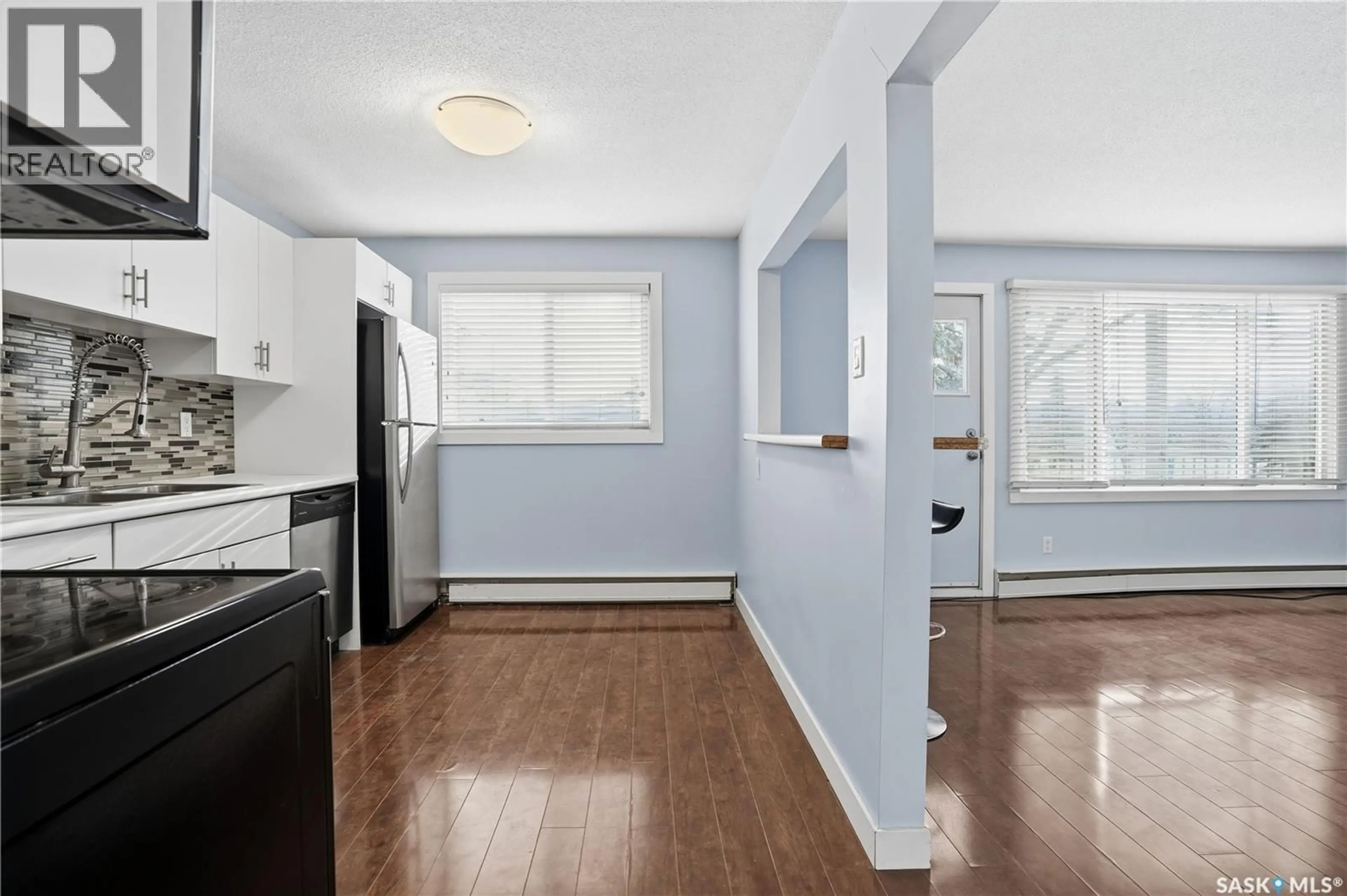 Standard kitchen, unknown for E - 6 230 BROADWAY AVENUE, Regina Saskatchewan S4N2Z7