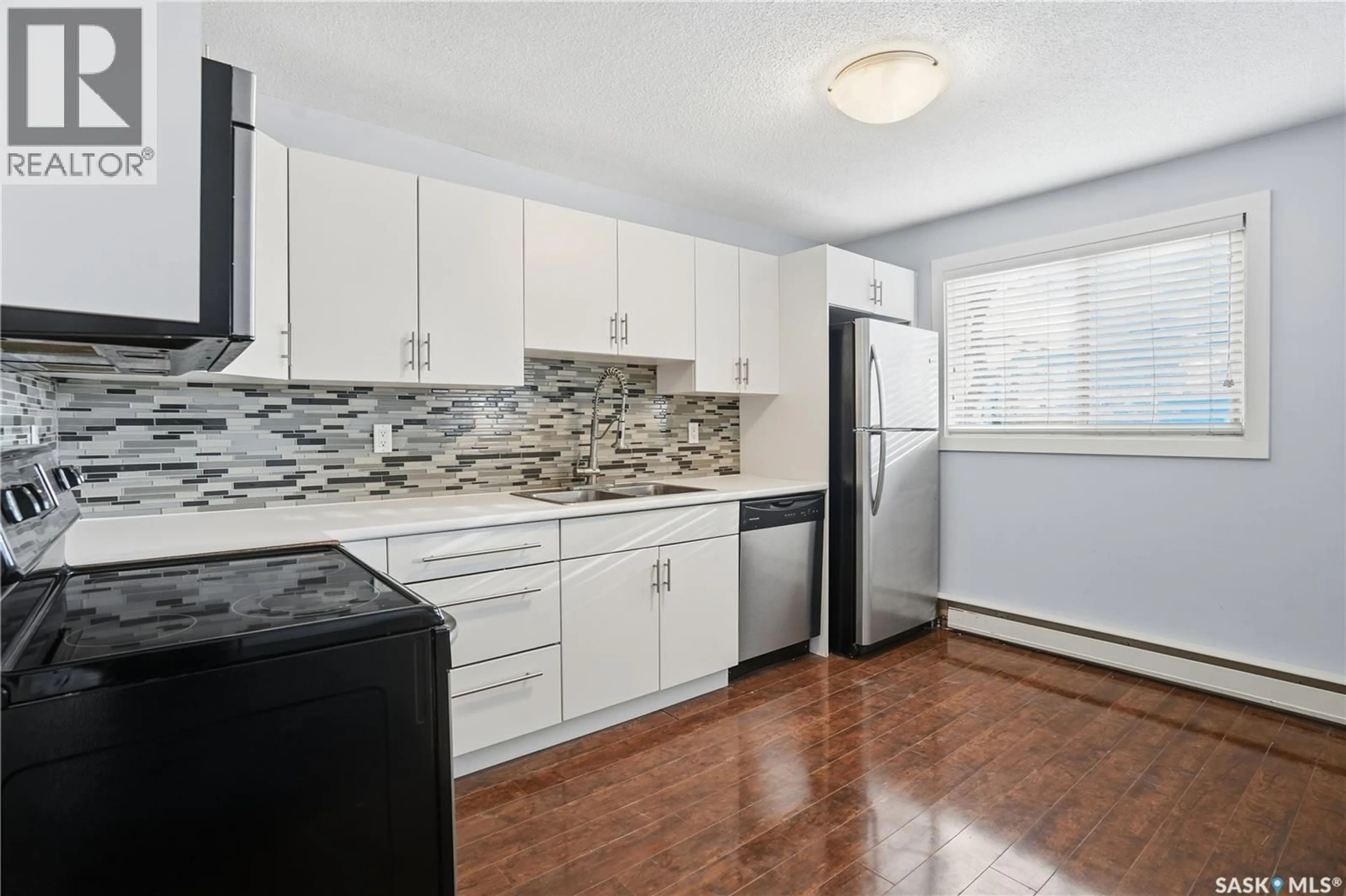 Standard kitchen, unknown for E - 6 230 BROADWAY AVENUE, Regina Saskatchewan S4N2Z7