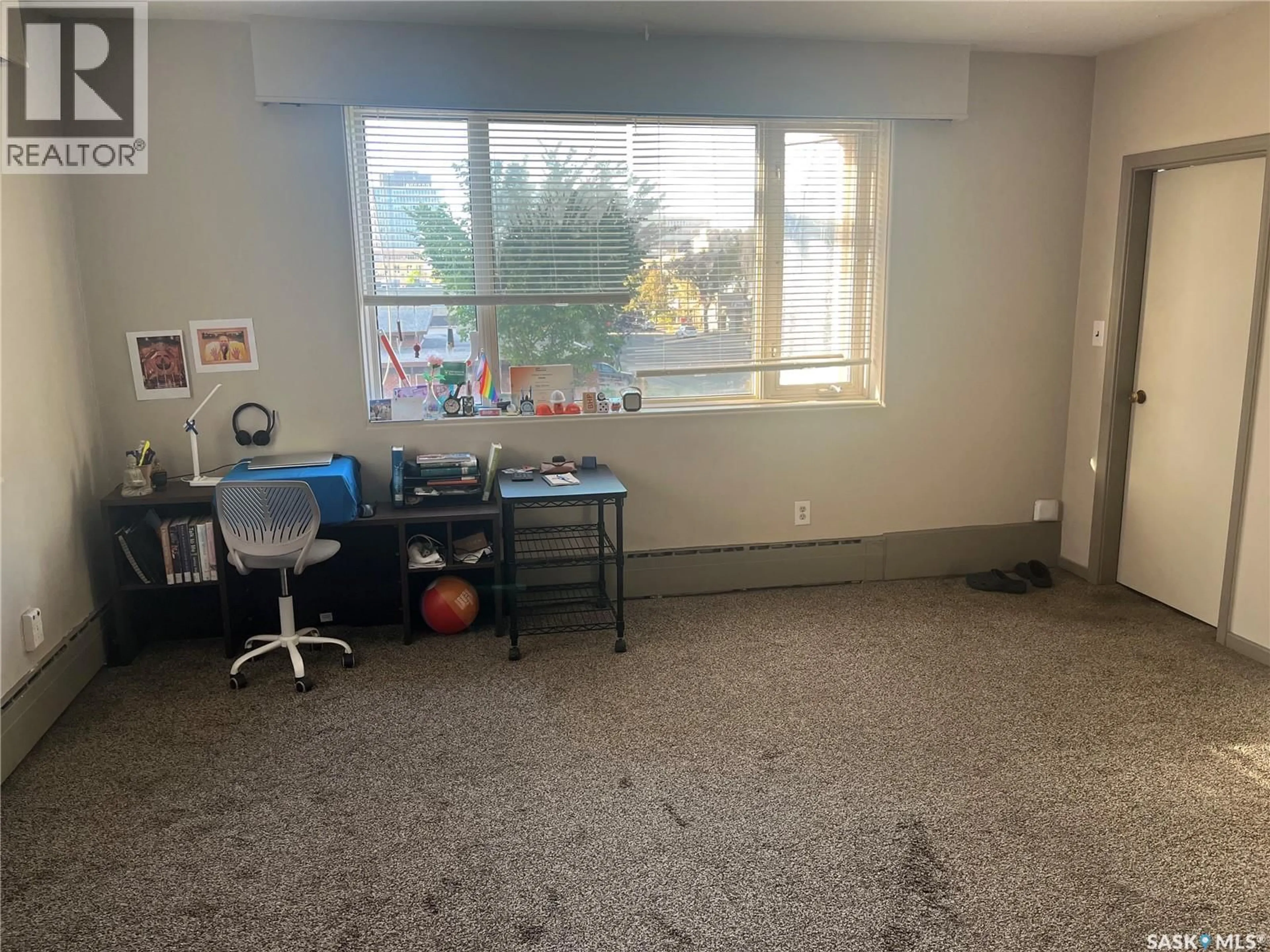 A pic of a room for N - 31 400 4TH AVENUE, Saskatoon Saskatchewan S7K2M3