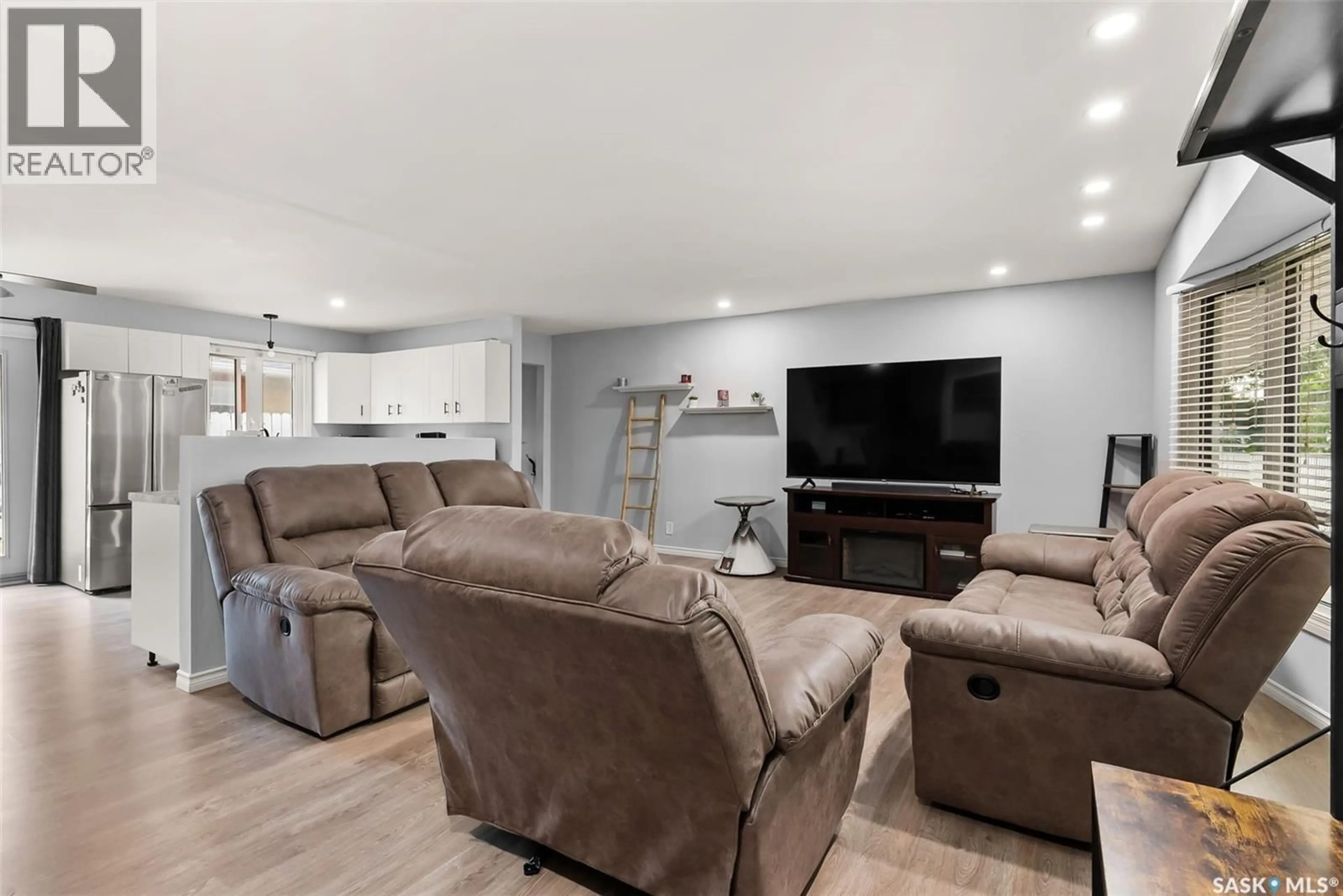 Living room with furniture, unknown for 1003 BROAD STREET, Regina Saskatchewan S4R6V2