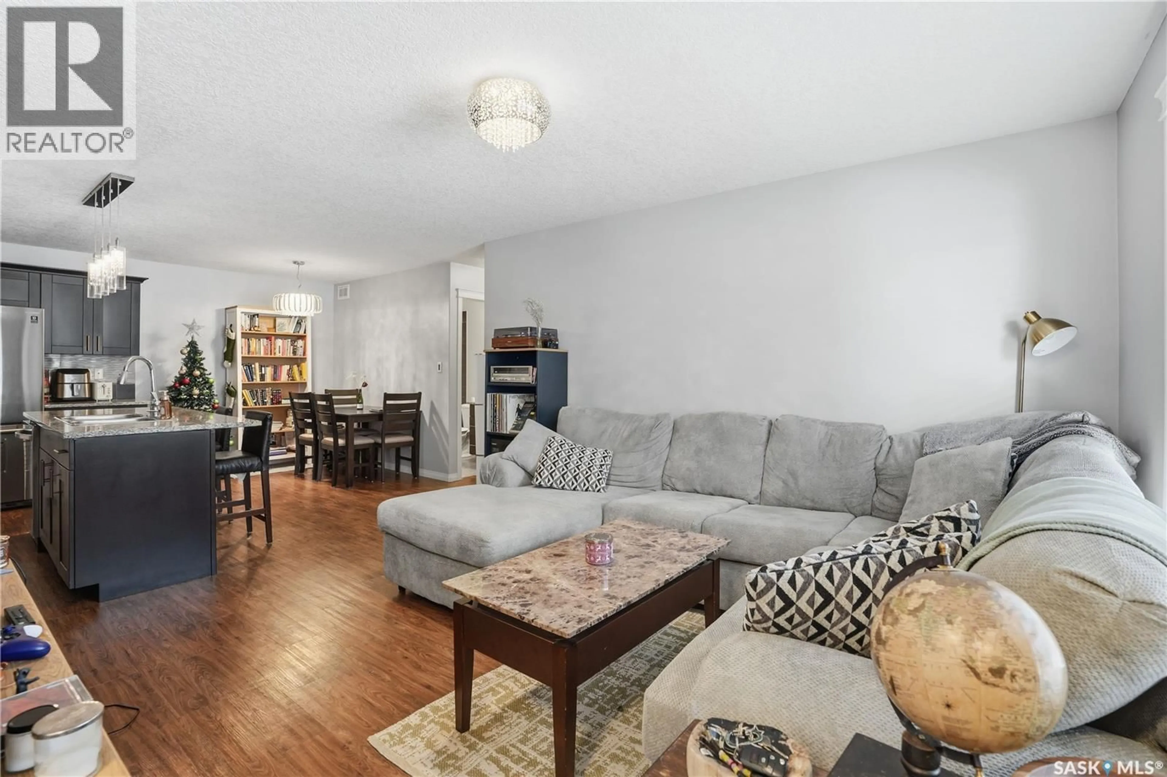 Living room with furniture, unknown for 116 125 WILLIS CRESCENT, Saskatoon Saskatchewan S7T0T1