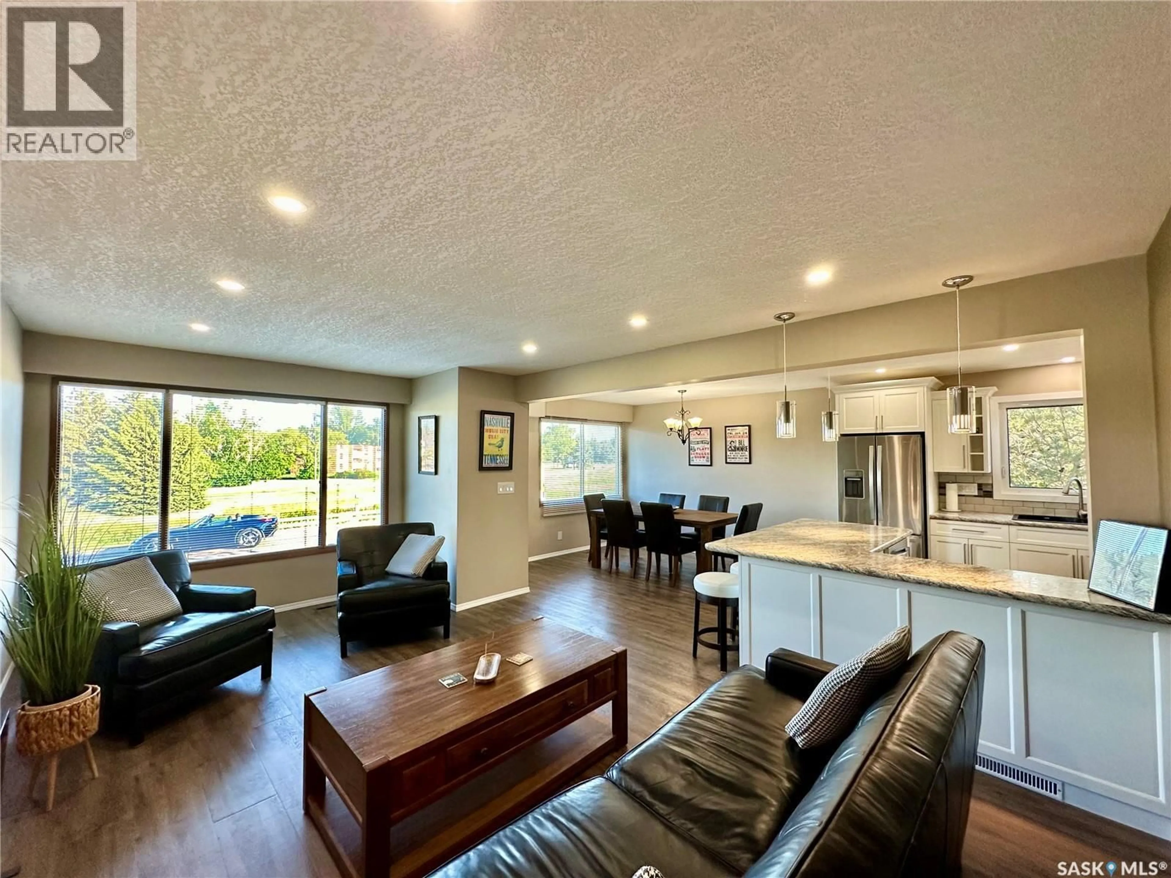 Open concept kitchen, unknown for 510 BRAY STREET, Swift Current Saskatchewan S9H4E3