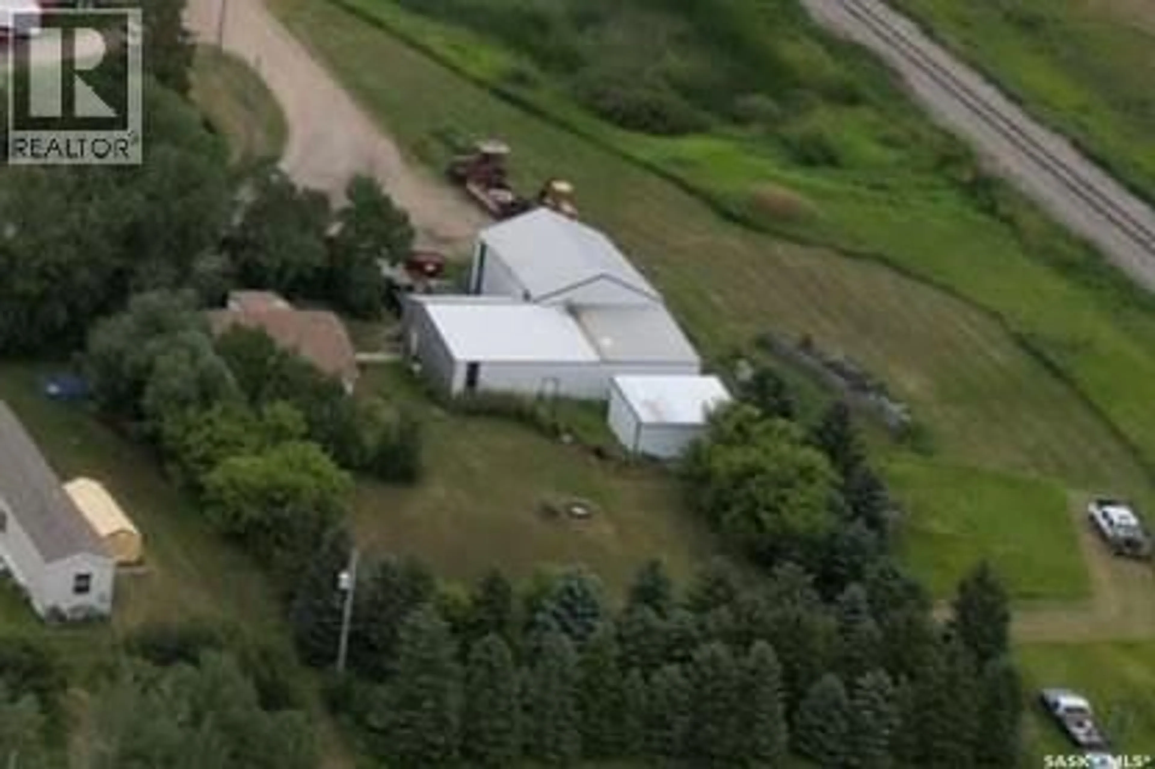 A pic from outside/outdoor area/front of a property/back of a property/a pic from drone, building for 401 8TH STREET, Glen Ewen Saskatchewan S0C1C0