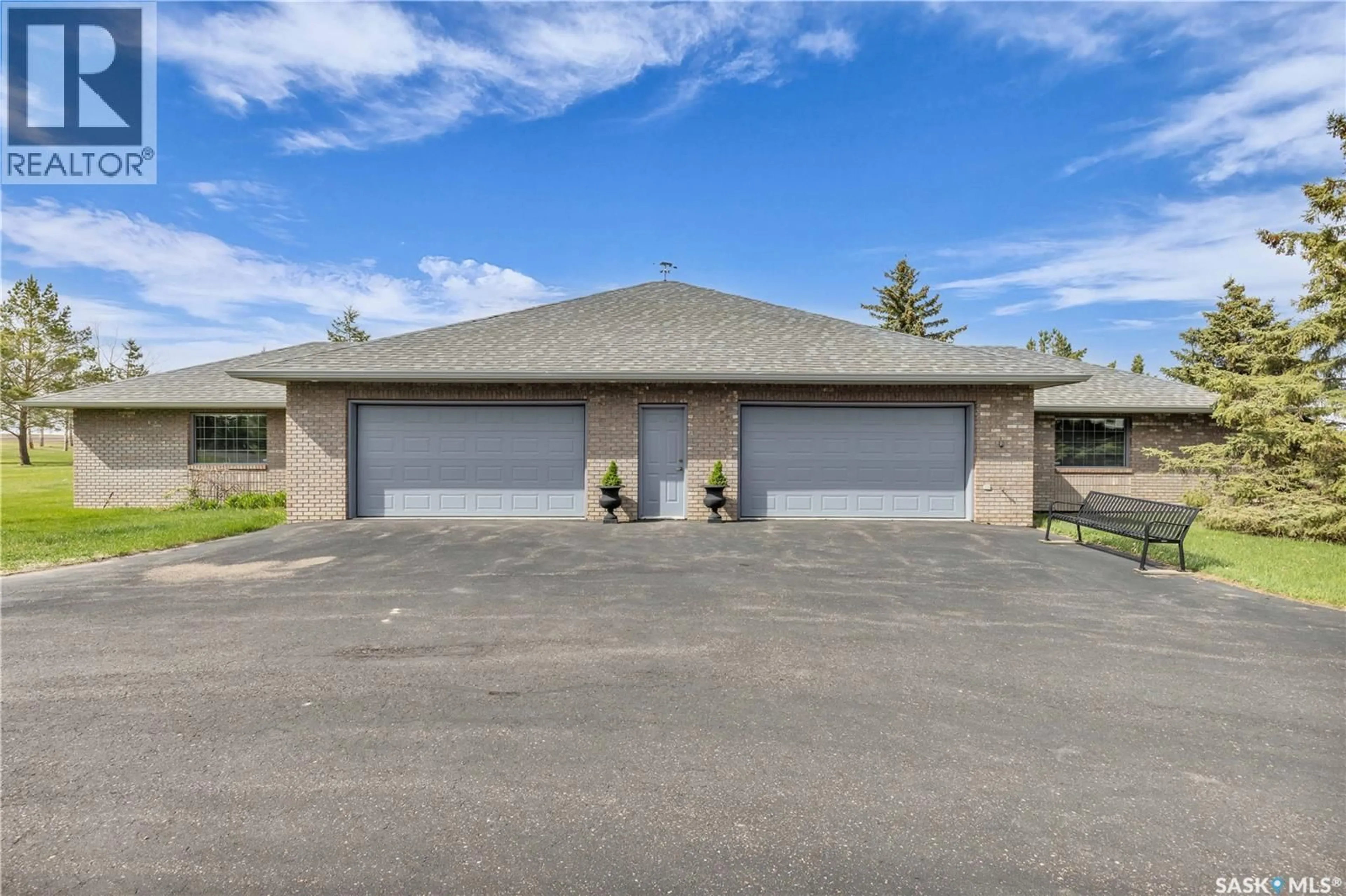 Indoor garage for 48 CATHEDRAL BLUFFS ROAD, Corman Park Rm No. 344 Saskatchewan S7P1A3