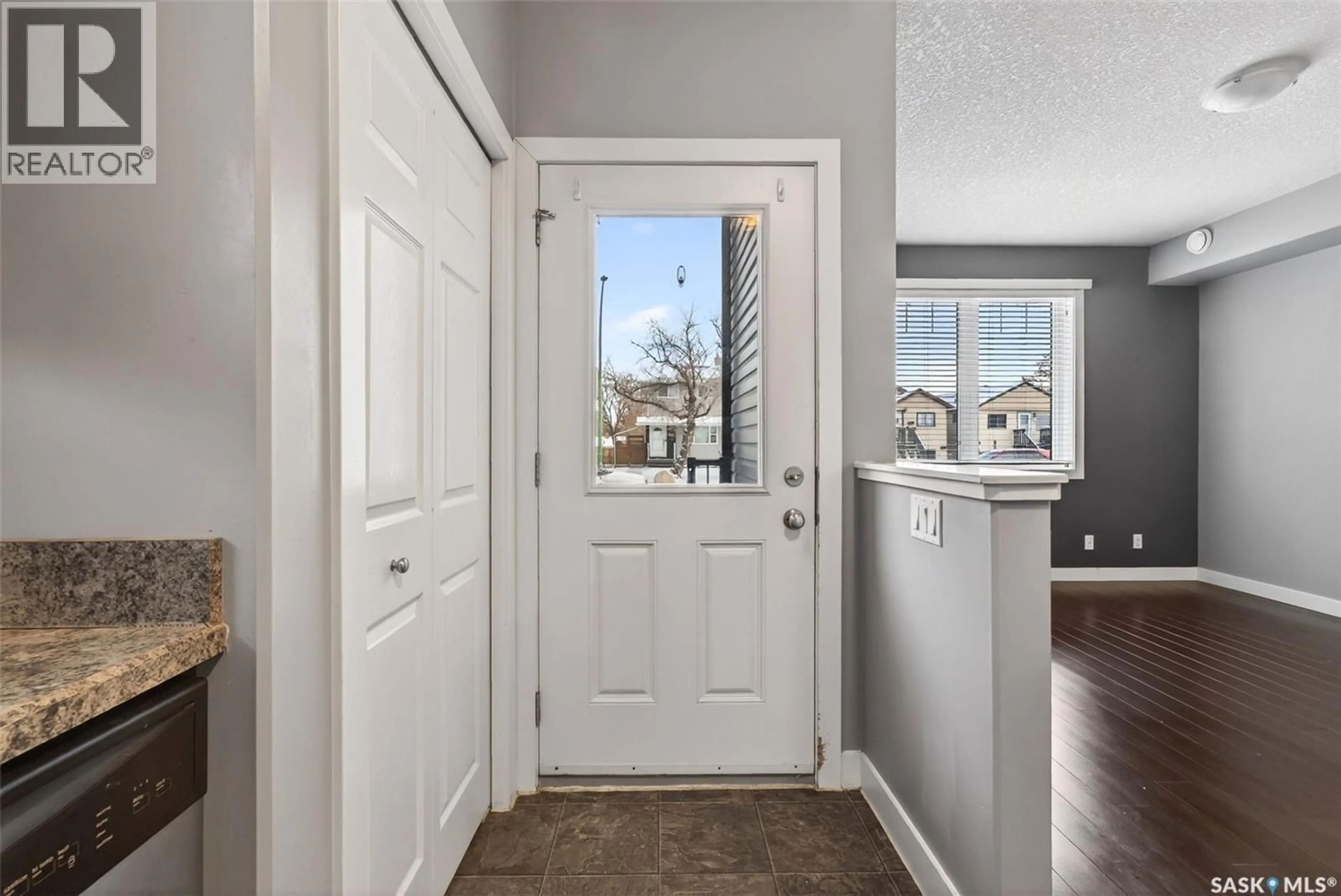 Indoor entryway for 446 ARTHUR STREET, Regina Saskatchewan S4R4X4