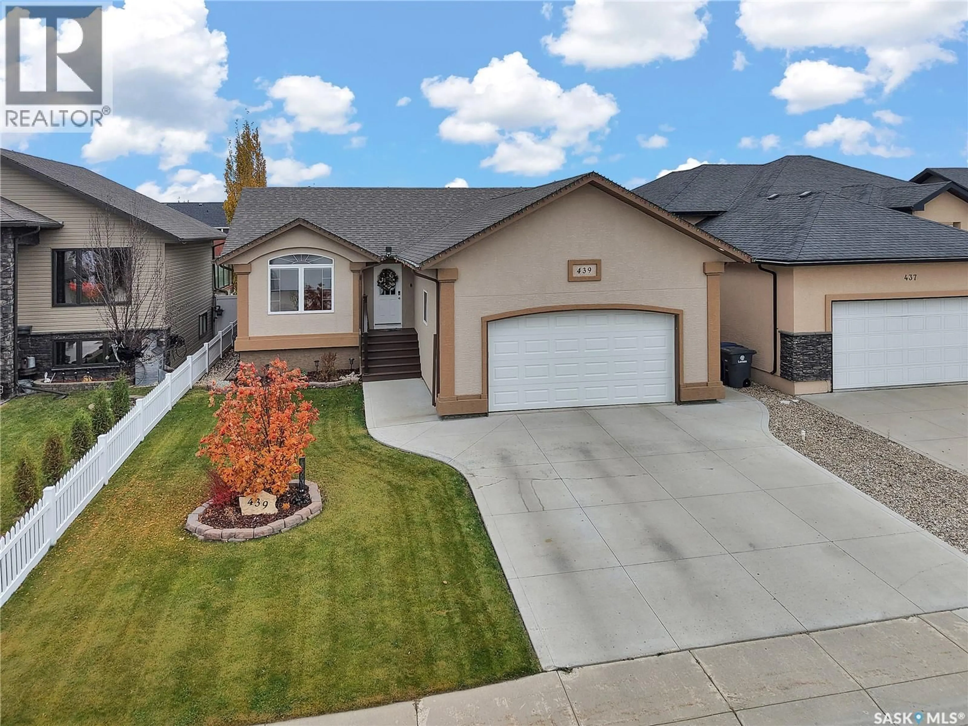 Home with vinyl exterior material, street for 439 SNEAD CRESCENT, Warman Saskatchewan S0K4S1