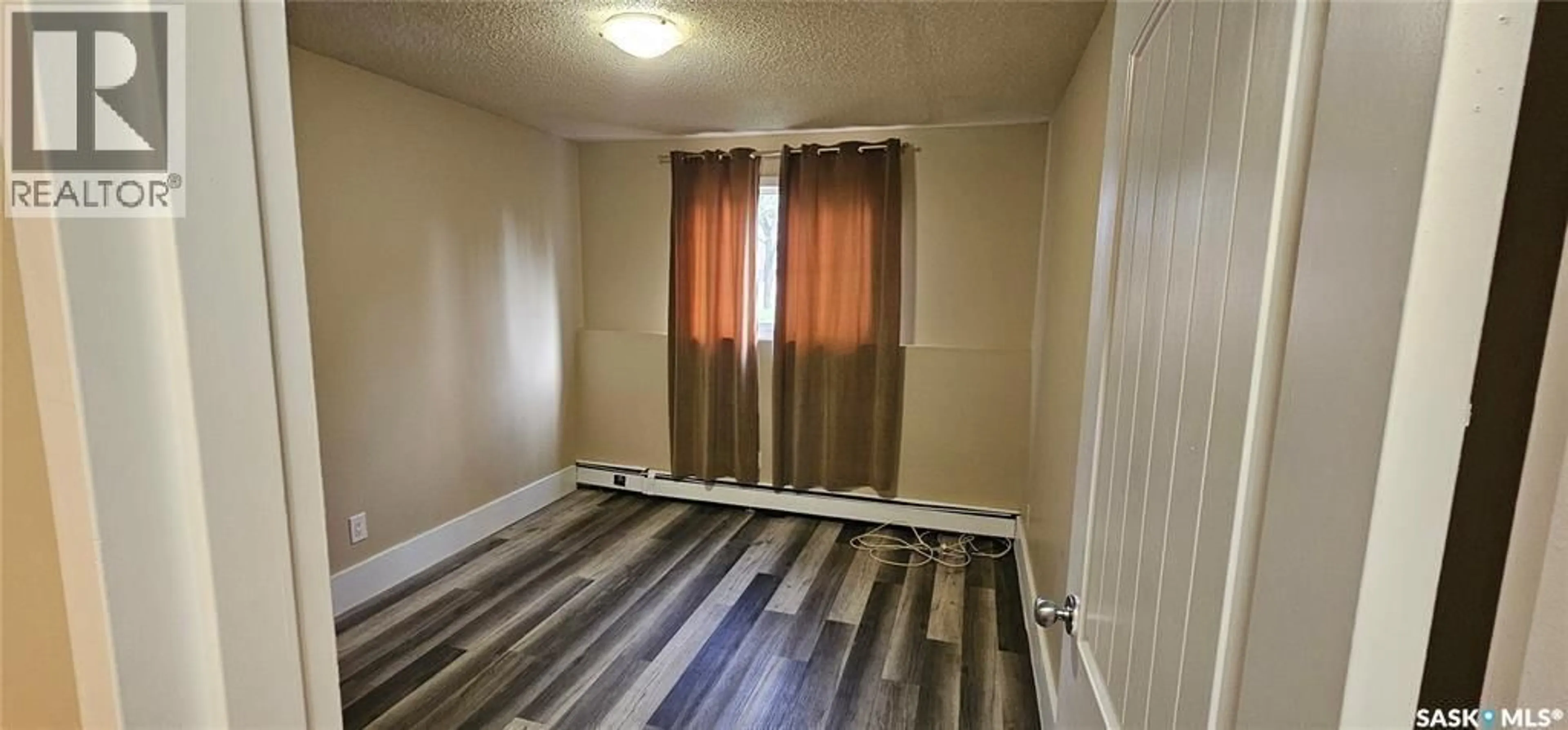 A pic of a room for 929 - 104 NORTHUMBERLAND AVENUE, Saskatoon Saskatchewan S7L3W8