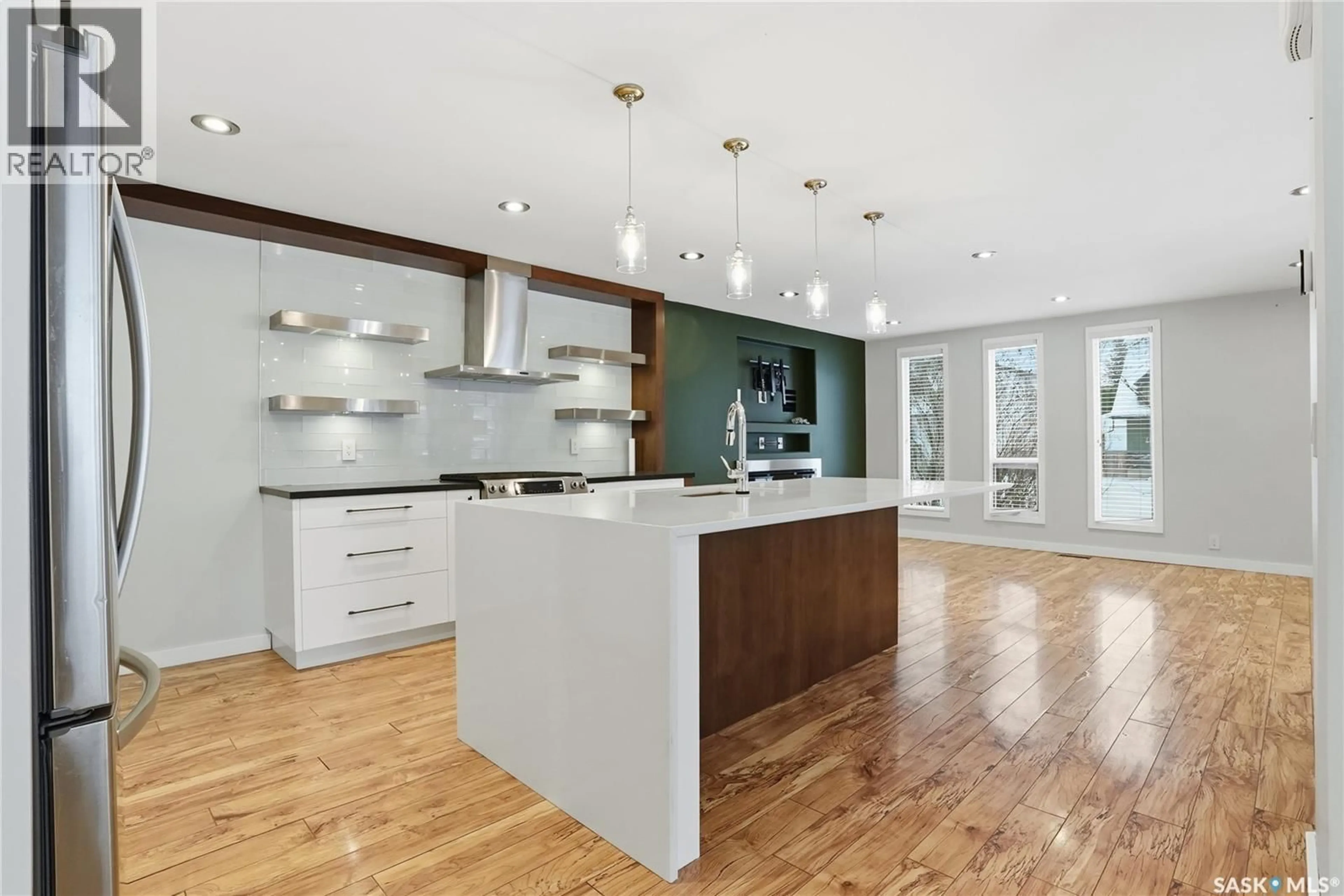 Open concept kitchen, unknown for 901 6TH STREET, Saskatoon Saskatchewan S7H1C8