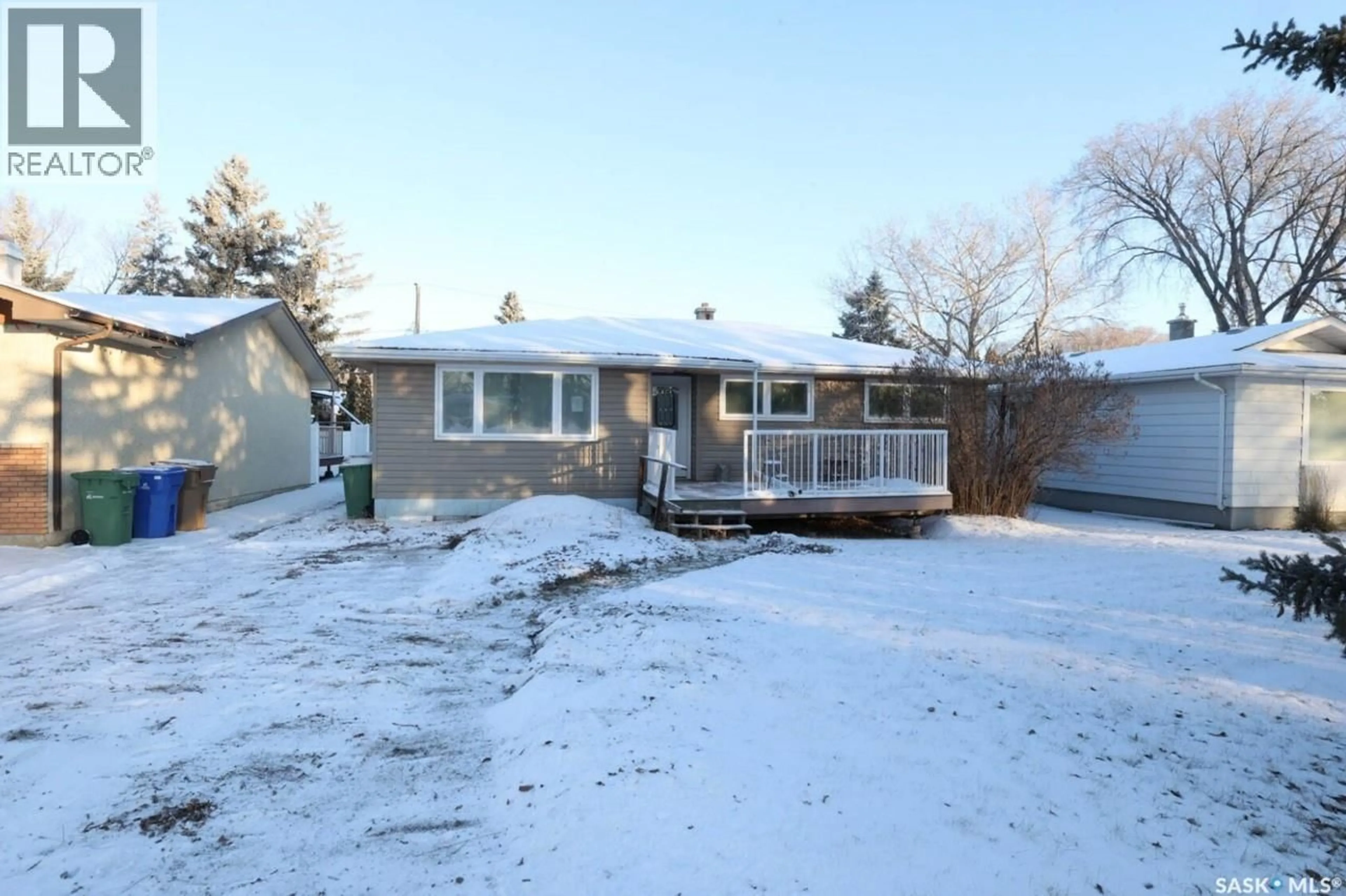 A pic from outside/outdoor area/front of a property/back of a property/a pic from drone, street for 60 COWBURN CRESCENT, Regina Saskatchewan S4S4T3