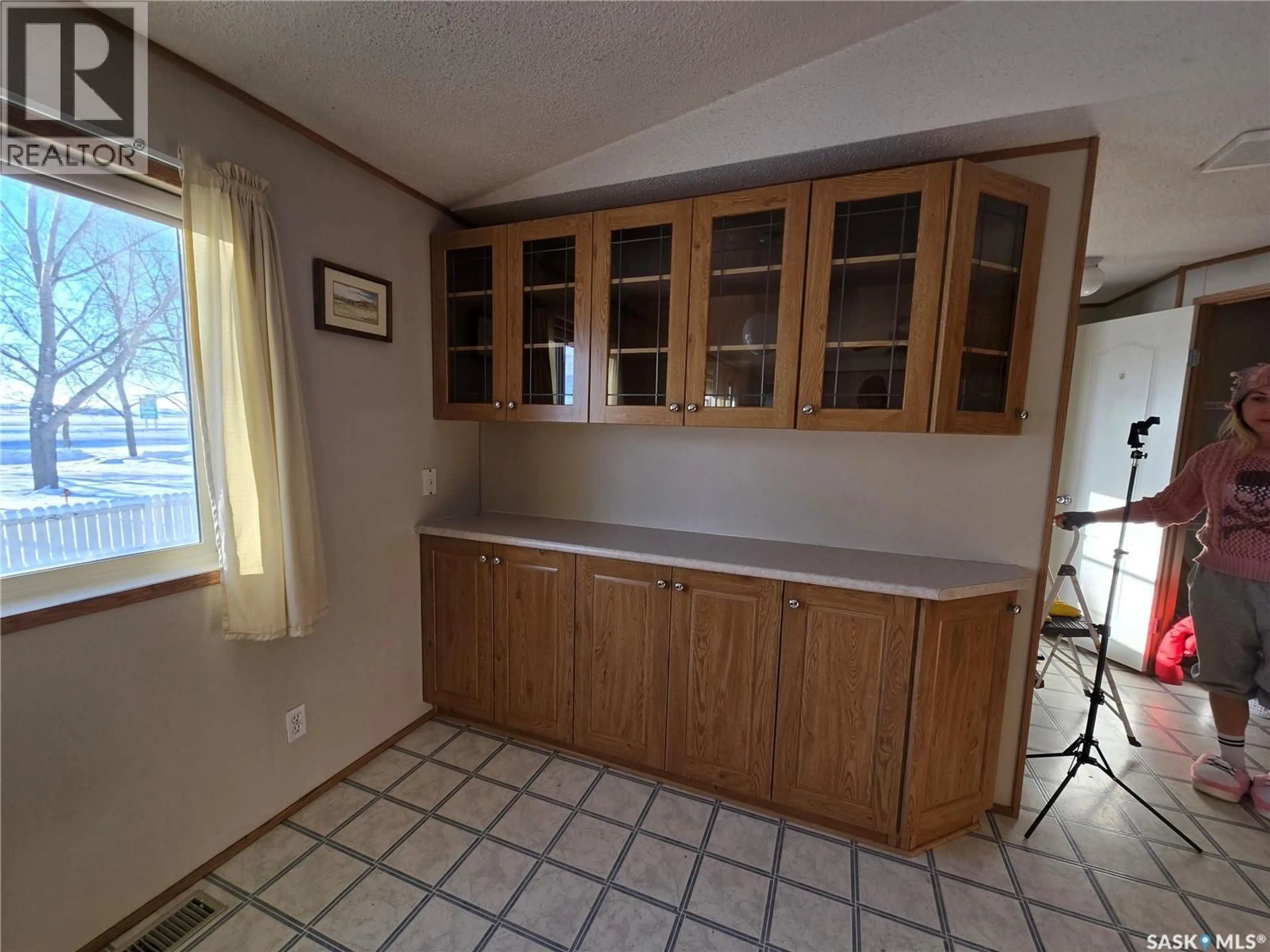 Standard kitchen, unknown for 53 PRAIRIE SUN COURT, Swift Current Saskatchewan S9H3X3
