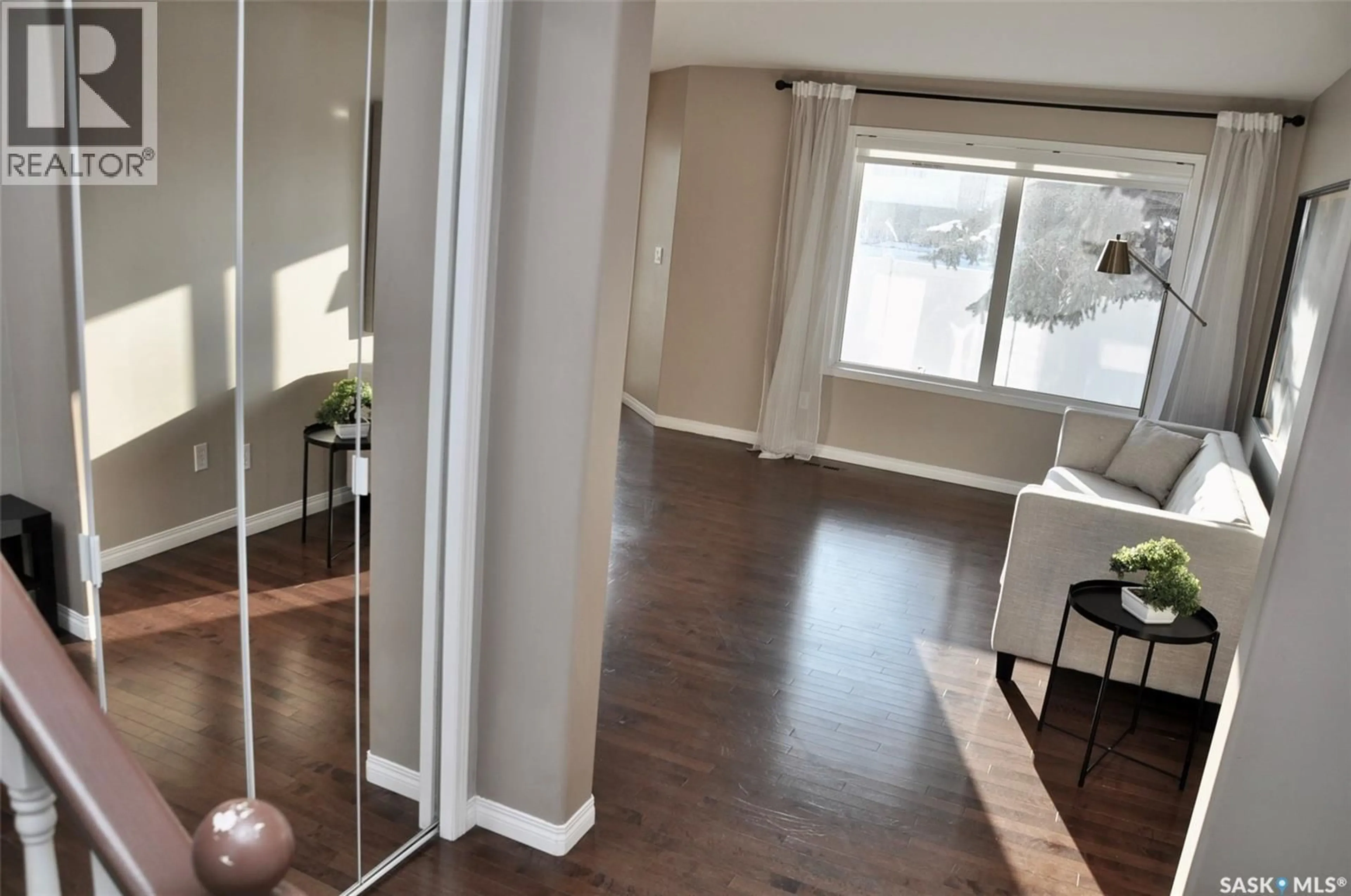 Indoor entryway for 104 515 MCWILLIE AVENUE, Saskatoon Saskatchewan S7S1K8