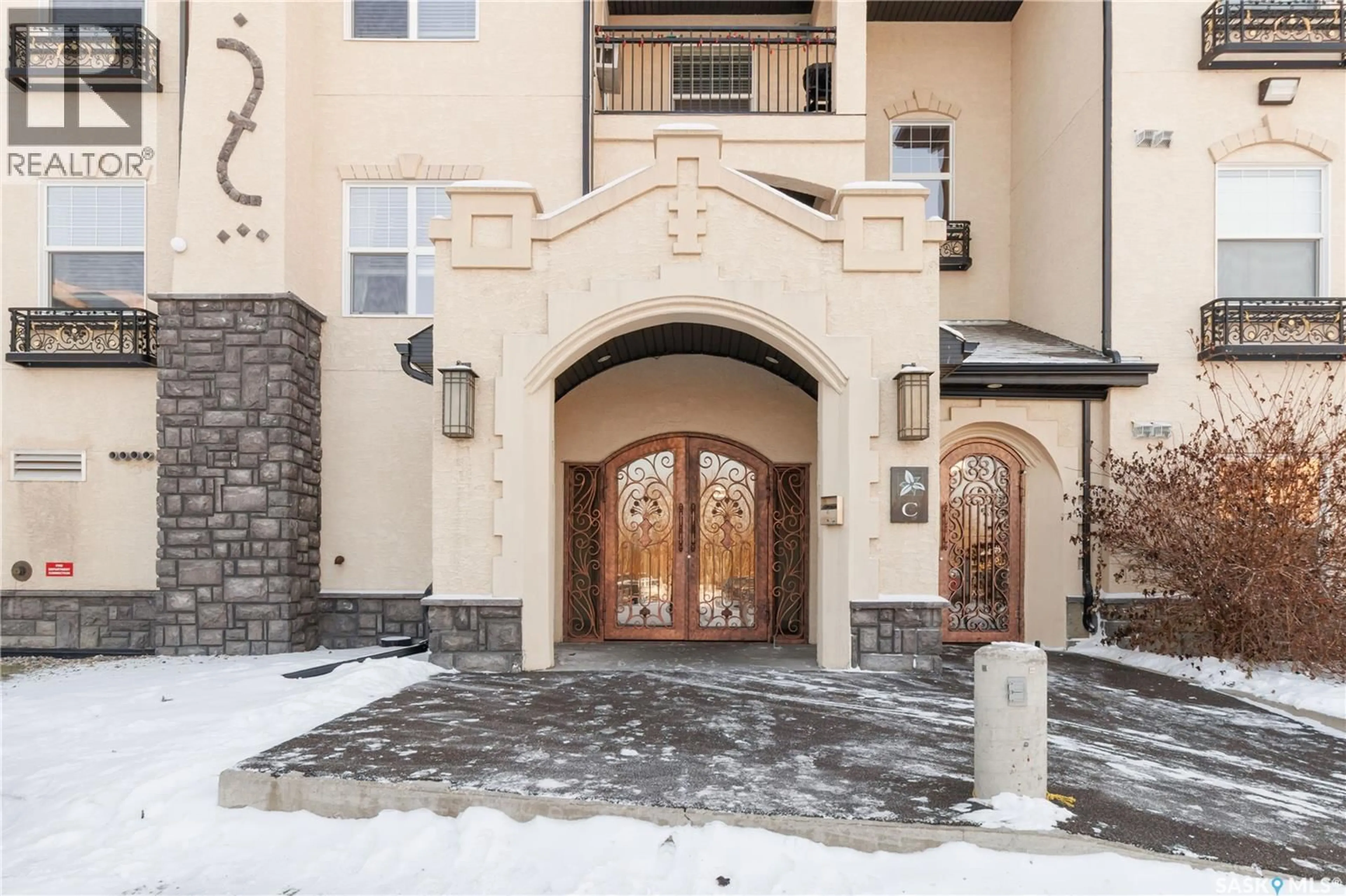 Indoor entryway for 103C - 415 HUNTER ROAD, Saskatoon Saskatchewan S7T0J7