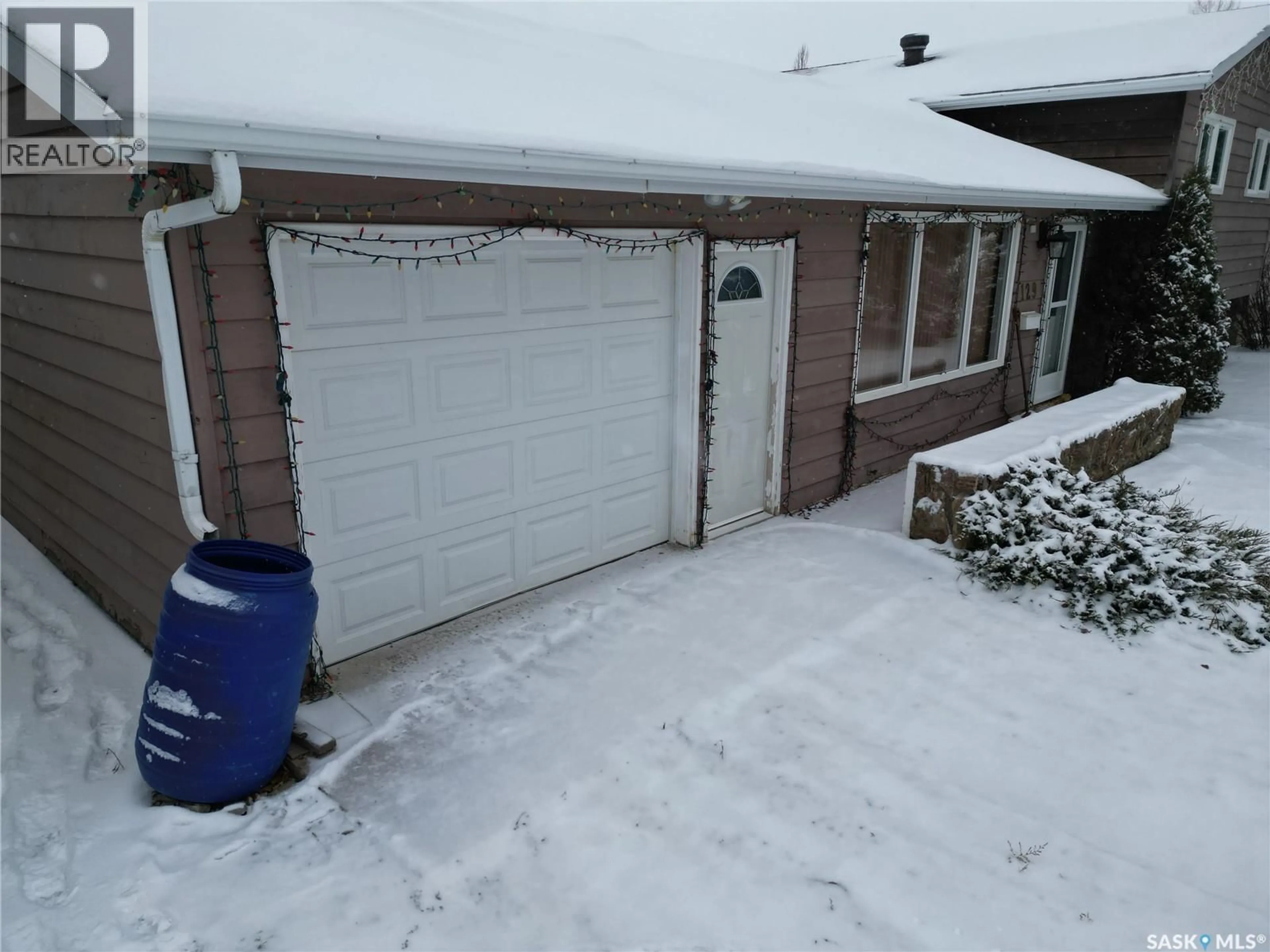 A pic from outside/outdoor area/front of a property/back of a property/a pic from drone, street for 129 DIANNE STREET, Balcarres Saskatchewan S0G0C0