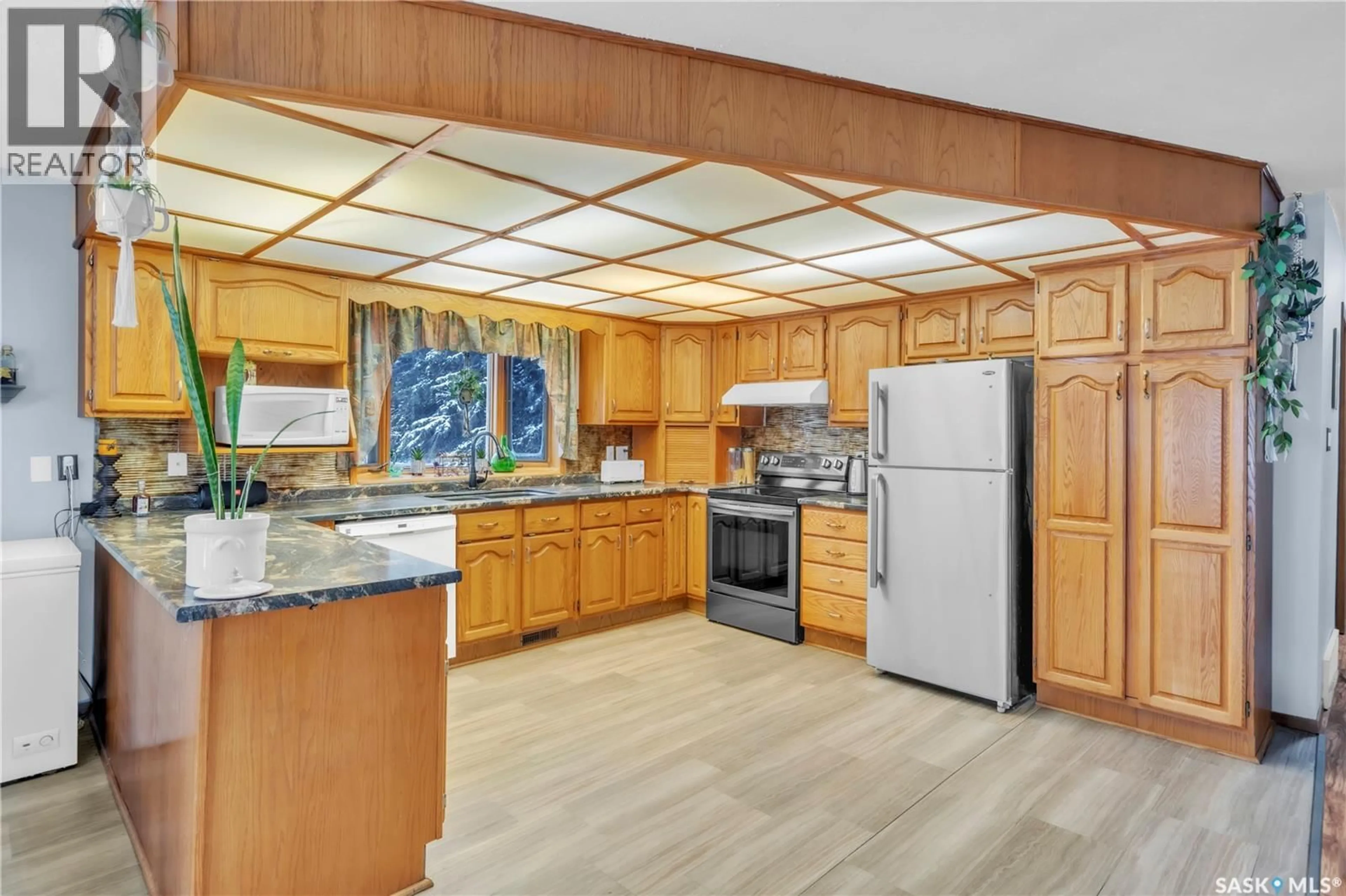 Open concept kitchen, unknown for 107 2ND AVENUE, Pierceland Saskatchewan S0M2K0