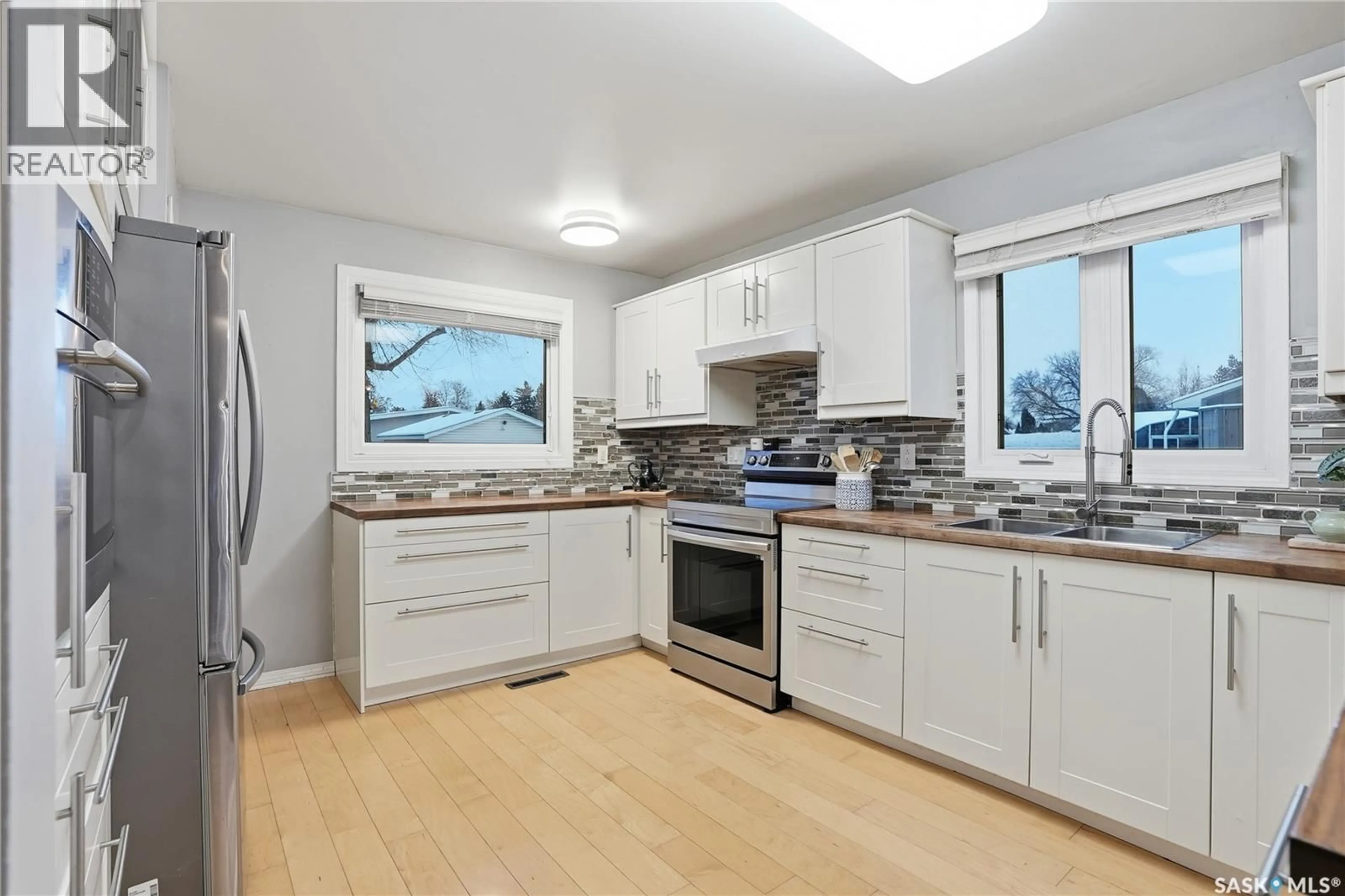 Open concept kitchen, unknown for 112 BROWN CRESCENT, Saskatoon Saskatchewan S7J2R8
