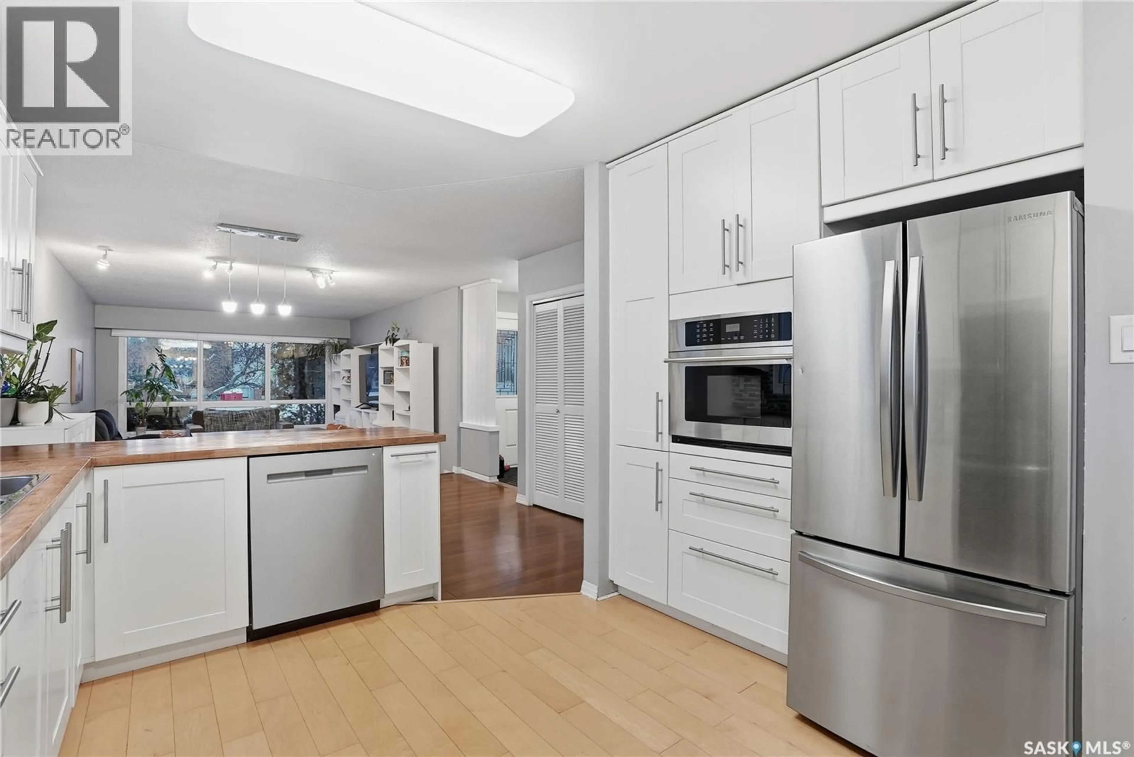 Open concept kitchen, unknown for 112 BROWN CRESCENT, Saskatoon Saskatchewan S7J2R8