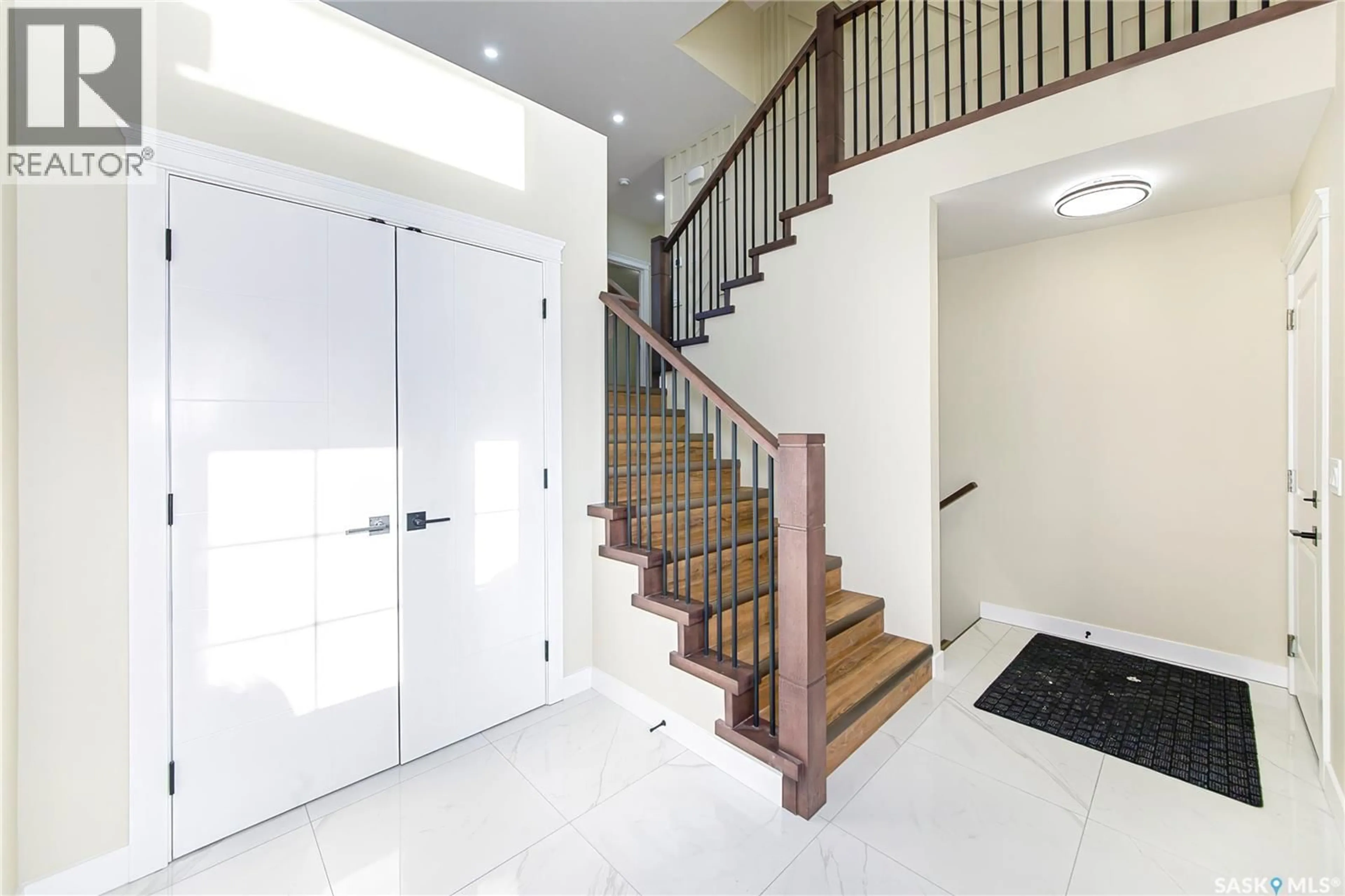 Indoor foyer for 355 SHARMA LANE, Saskatoon Saskatchewan S7W1K9