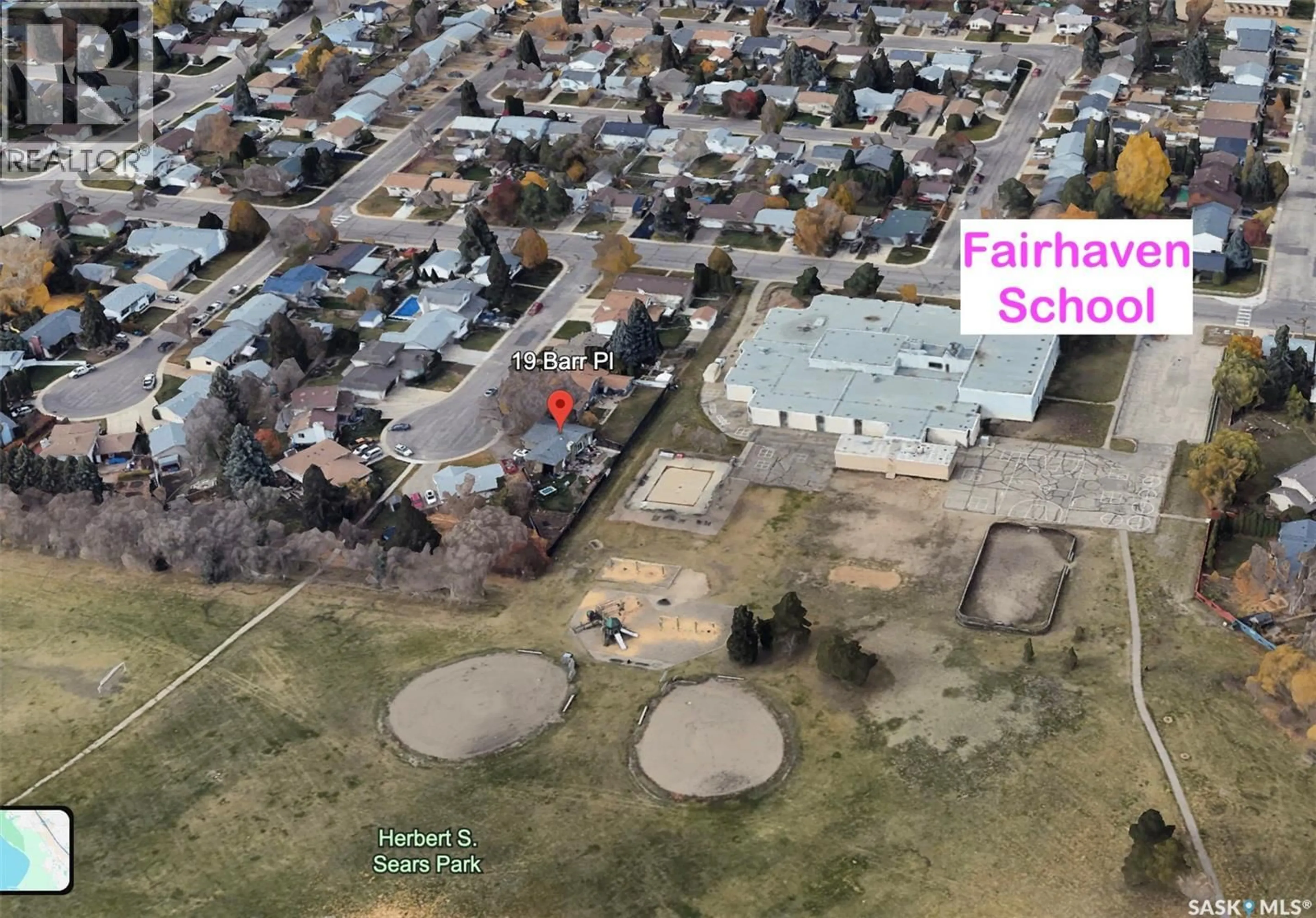 A pic from outside/outdoor area/front of a property/back of a property/a pic from drone, street for 19 BARR PLACE, Saskatoon Saskatchewan S7M4G1