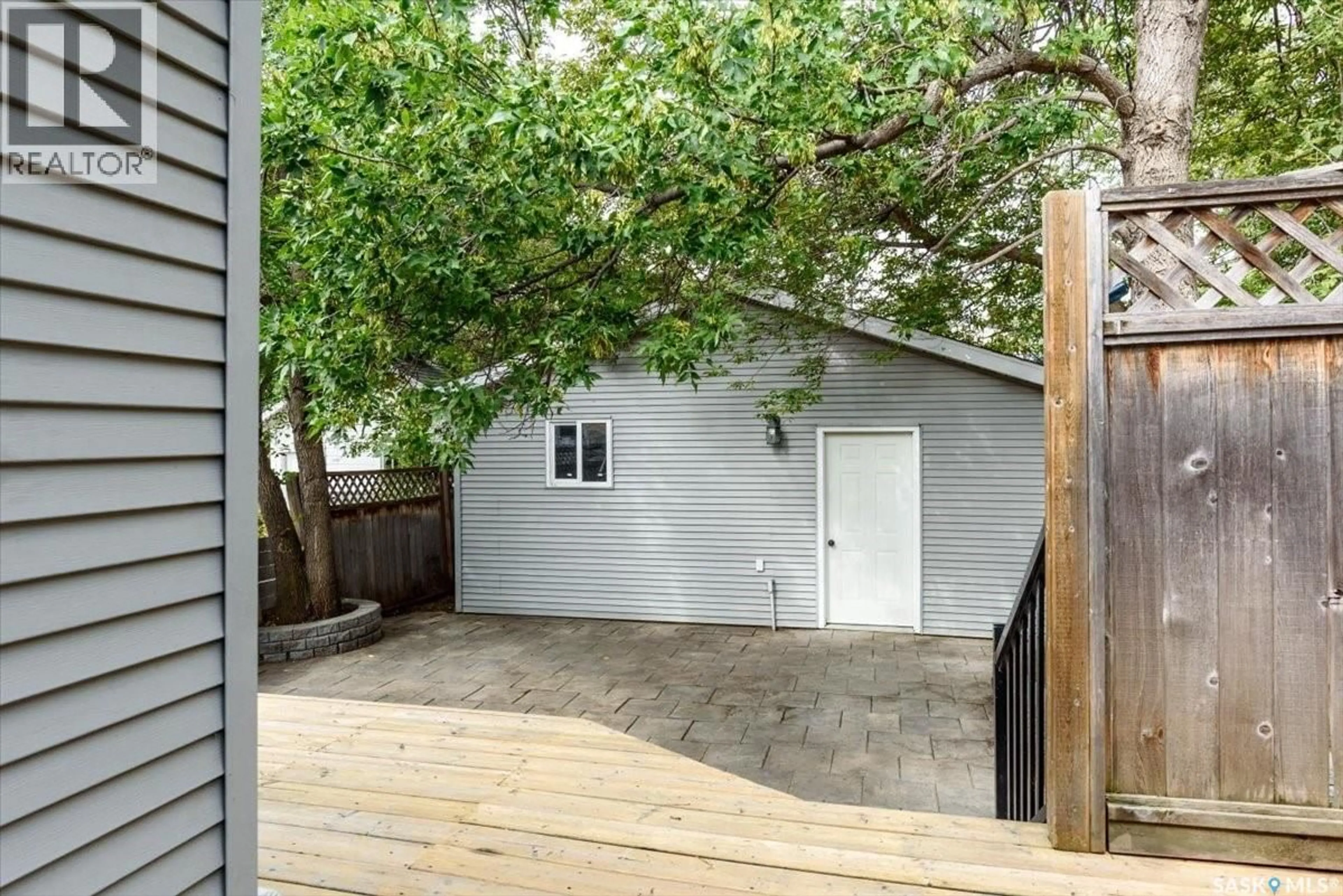 Patio, street for 2156 QUEEN STREET, Regina Saskatchewan S4T4C3