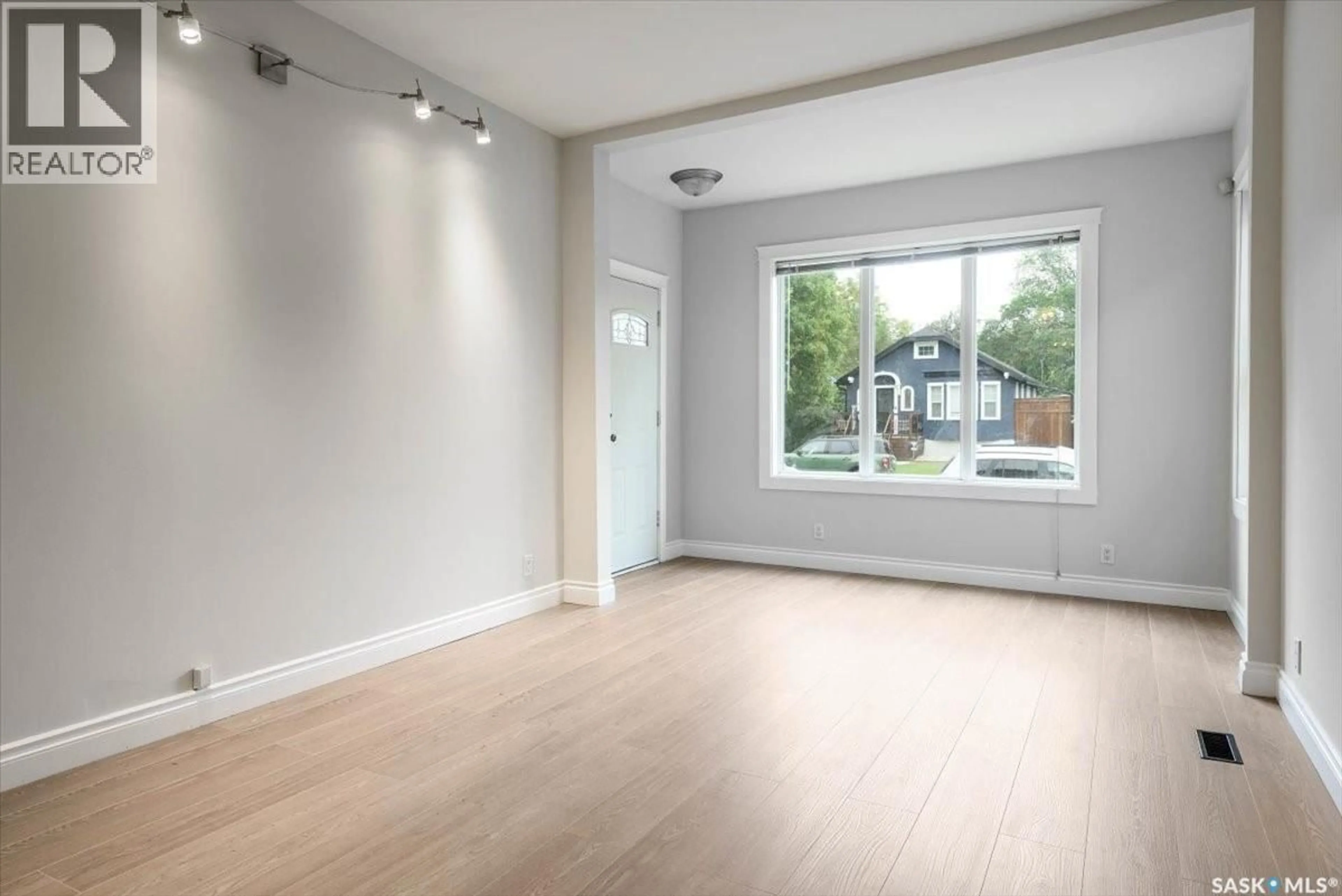 A pic of a room for 2156 QUEEN STREET, Regina Saskatchewan S4T4C3