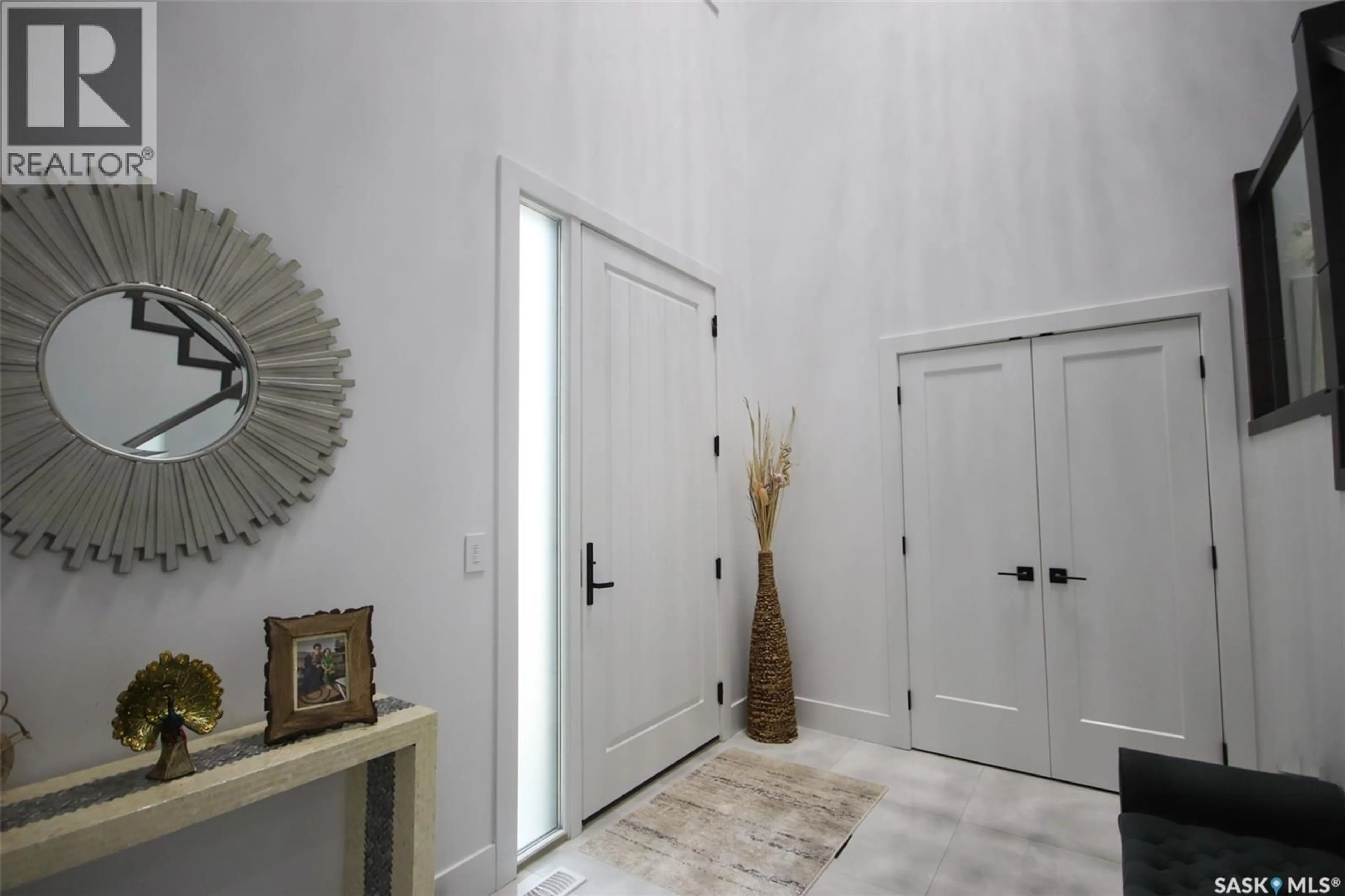 Indoor entryway for 131 NAZARALI WAY, Saskatoon Saskatchewan S7V1X8