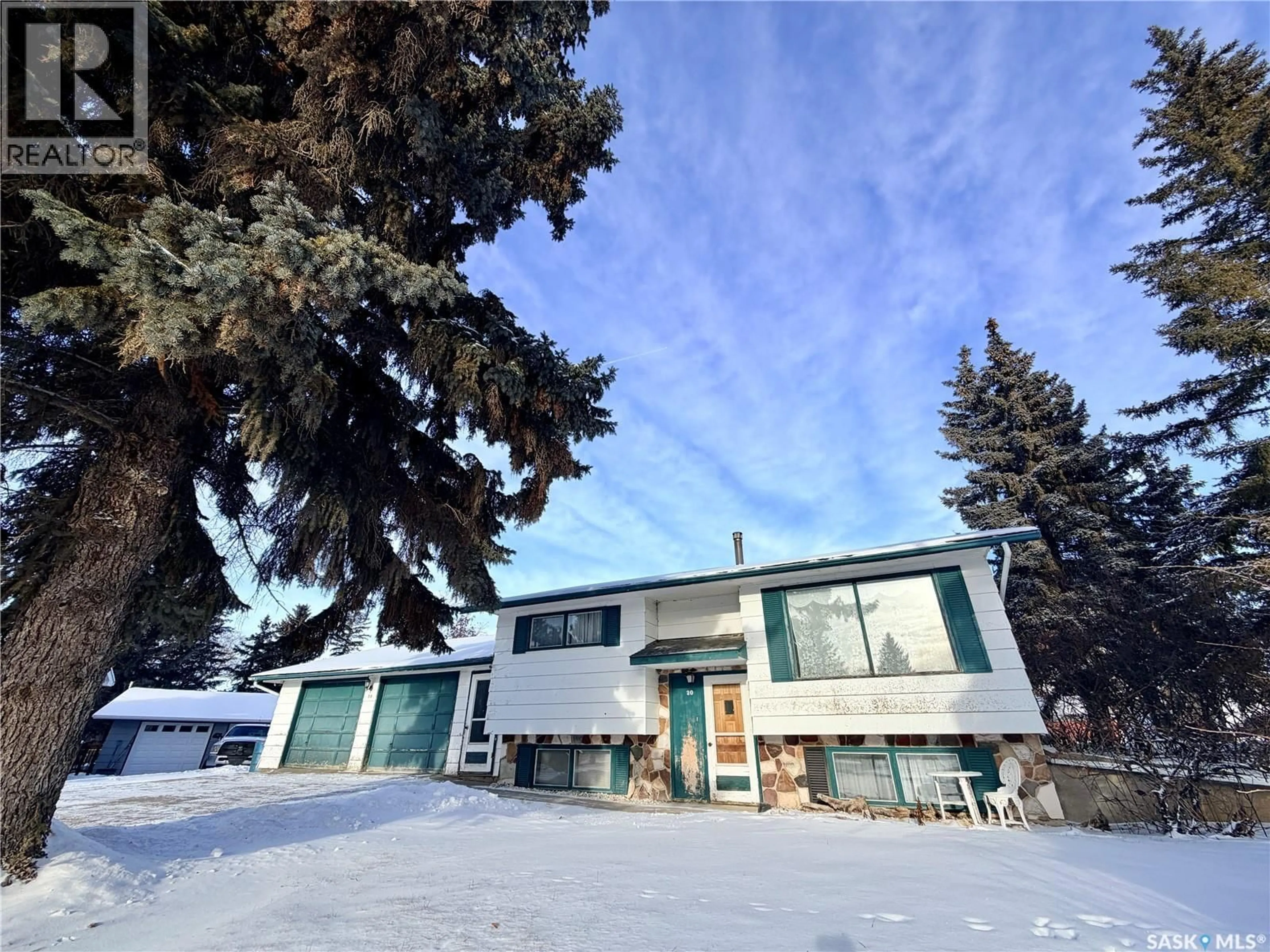 A pic from outside/outdoor area/front of a property/back of a property/a pic from drone, street for 20 6TH STREET, Neilburg Saskatchewan S0M2C0